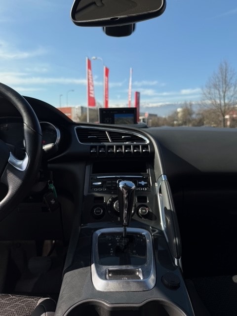 PEUGEOT 3008 1.6 Blue HDI Active Tiptronic-image-7
