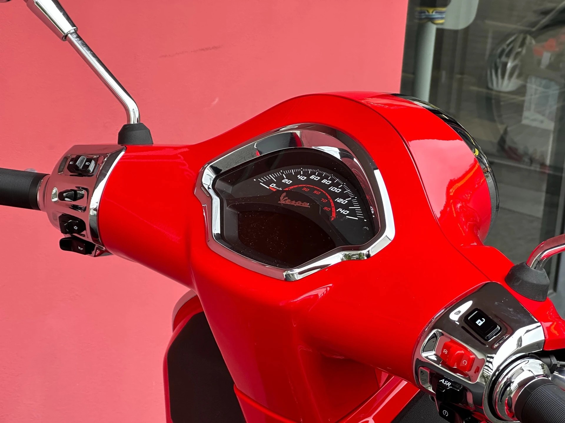 PIAGGIO Vespa GTS 125 Super RST Euro 5+-image-13
