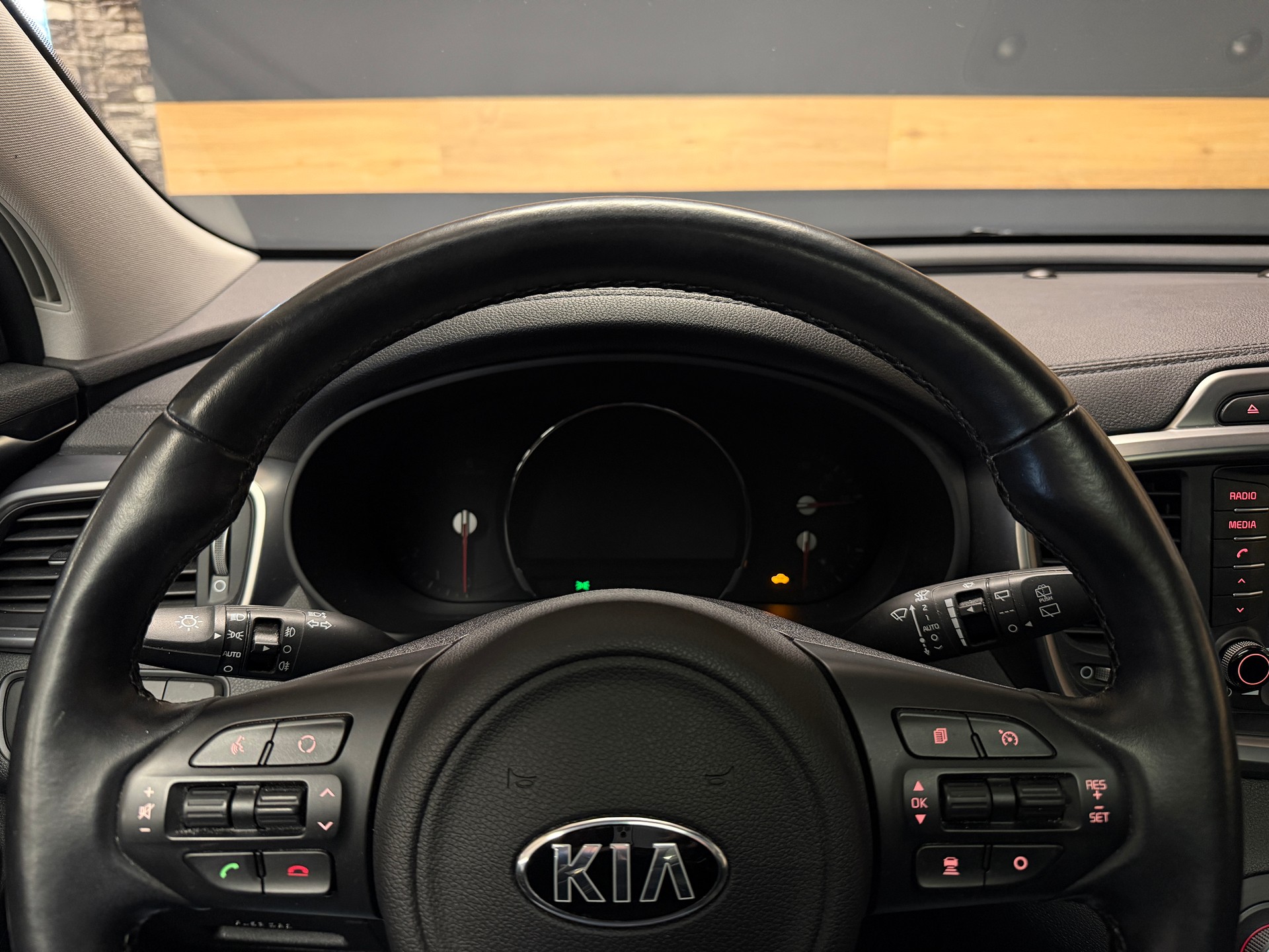 KIA Sorento 2.2 CRDI LX 5P. Automatic-image-7