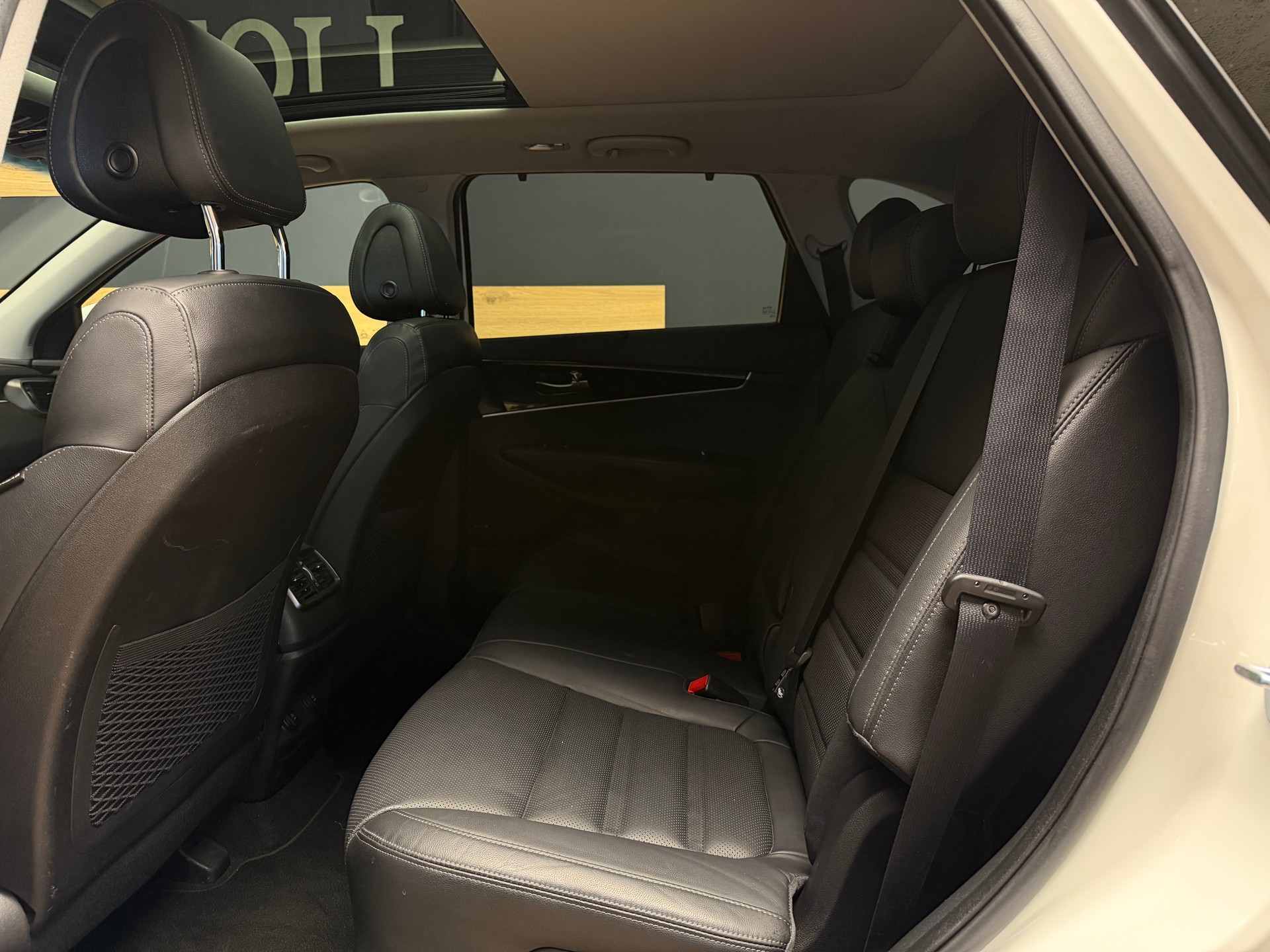 KIA Sorento 2.2 CRDI LX 5P. Automatic-image-15
