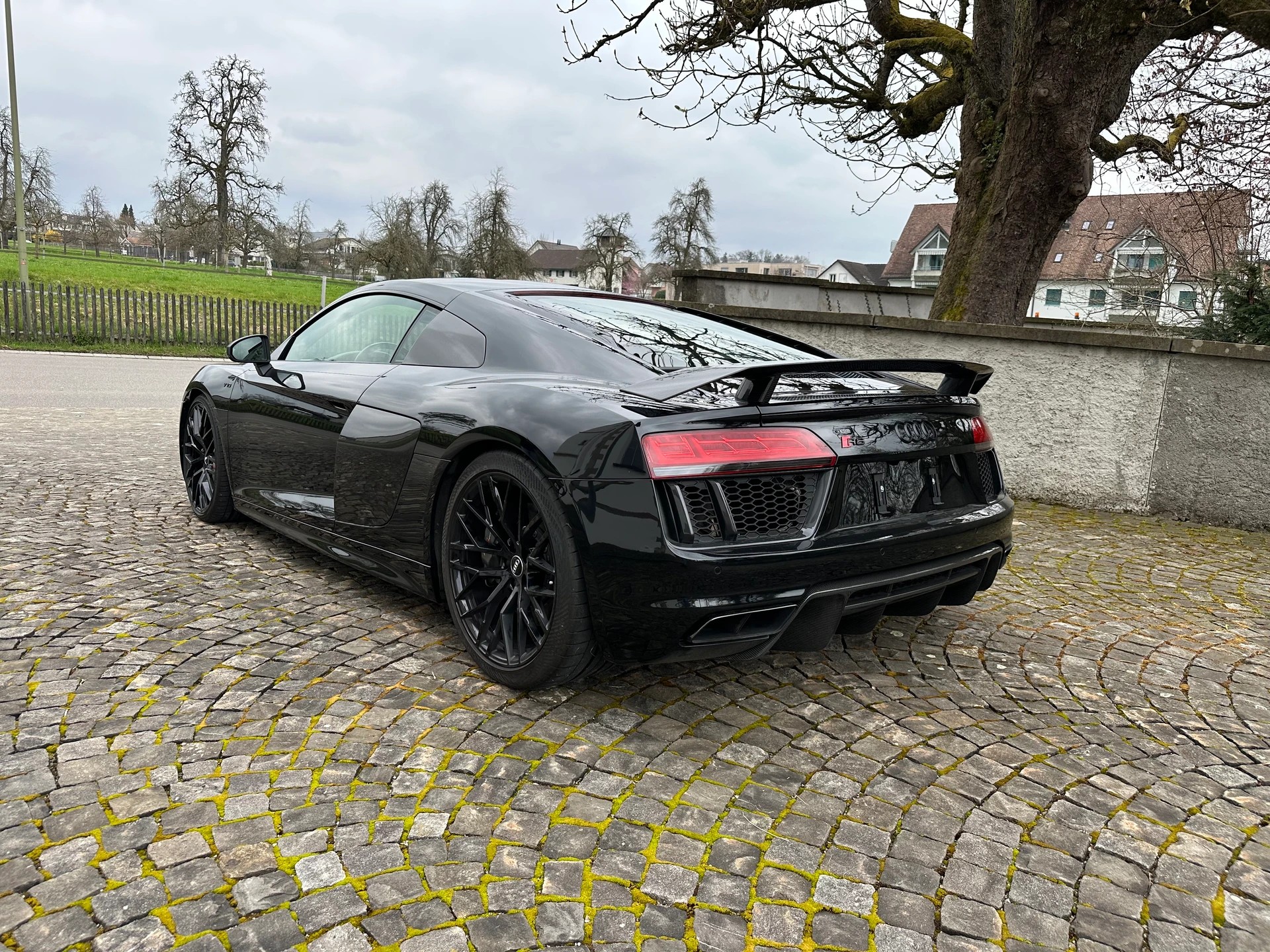 AUDI R8 Coupé 5.2 plus S-Tronic / Frisch ab MFK / Ohne OPF / 36 Monate Garantie exkl. / Keramik / Bang & Olufsen-image-6