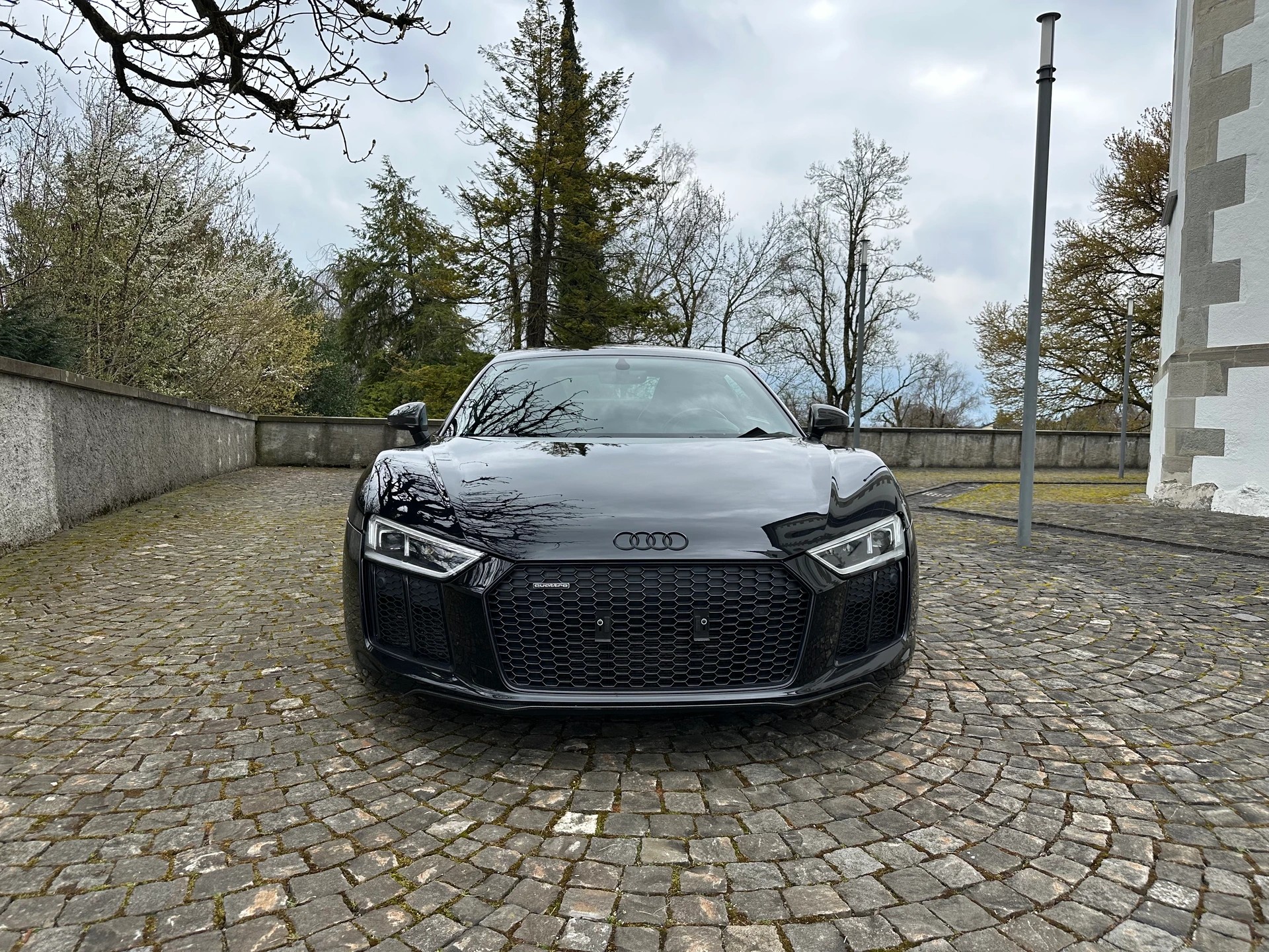 AUDI R8 Coupé 5.2 plus S-Tronic / Frisch ab MFK / Ohne OPF / 36 Monate Garantie exkl. / Keramik / Bang & Olufsen-image-1
