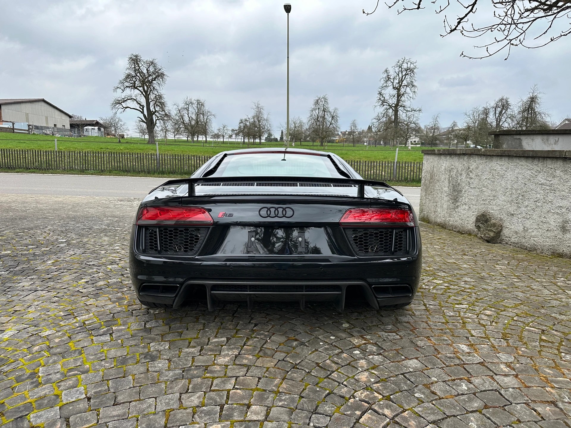 AUDI R8 Coupé 5.2 plus S-Tronic / Frisch ab MFK / Ohne OPF / 36 Monate Garantie exkl. / Keramik / Bang & Olufsen-image-5