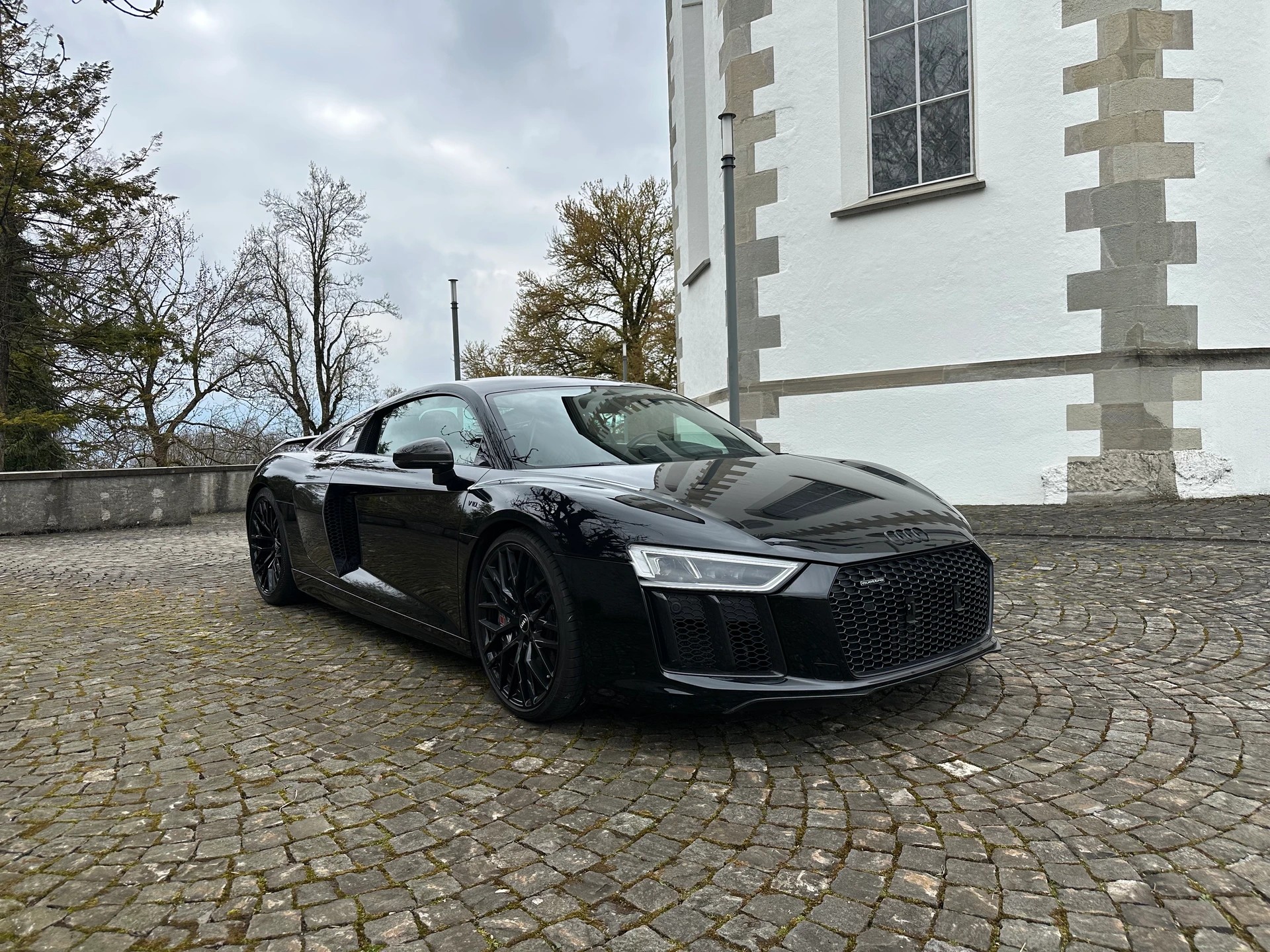AUDI R8 Coupé 5.2 plus S-Tronic / Frisch ab MFK / Ohne OPF / 36 Monate Garantie exkl. / Keramik / Bang & Olufsen-image-2
