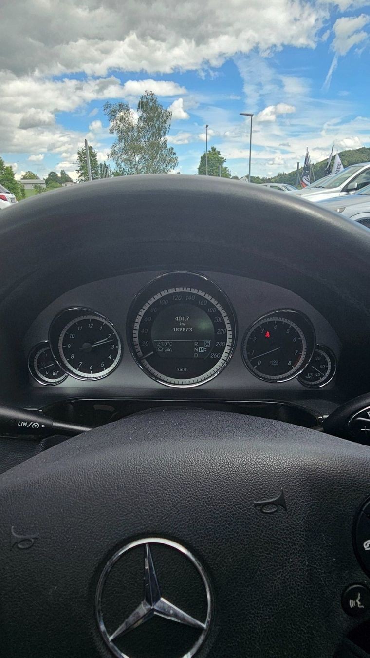 MERCEDES-BENZ E 350 Elégance 4Matic 7G-Tronic-image-4