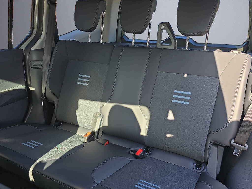 FORD E-Tourneo Courier Active-image-10