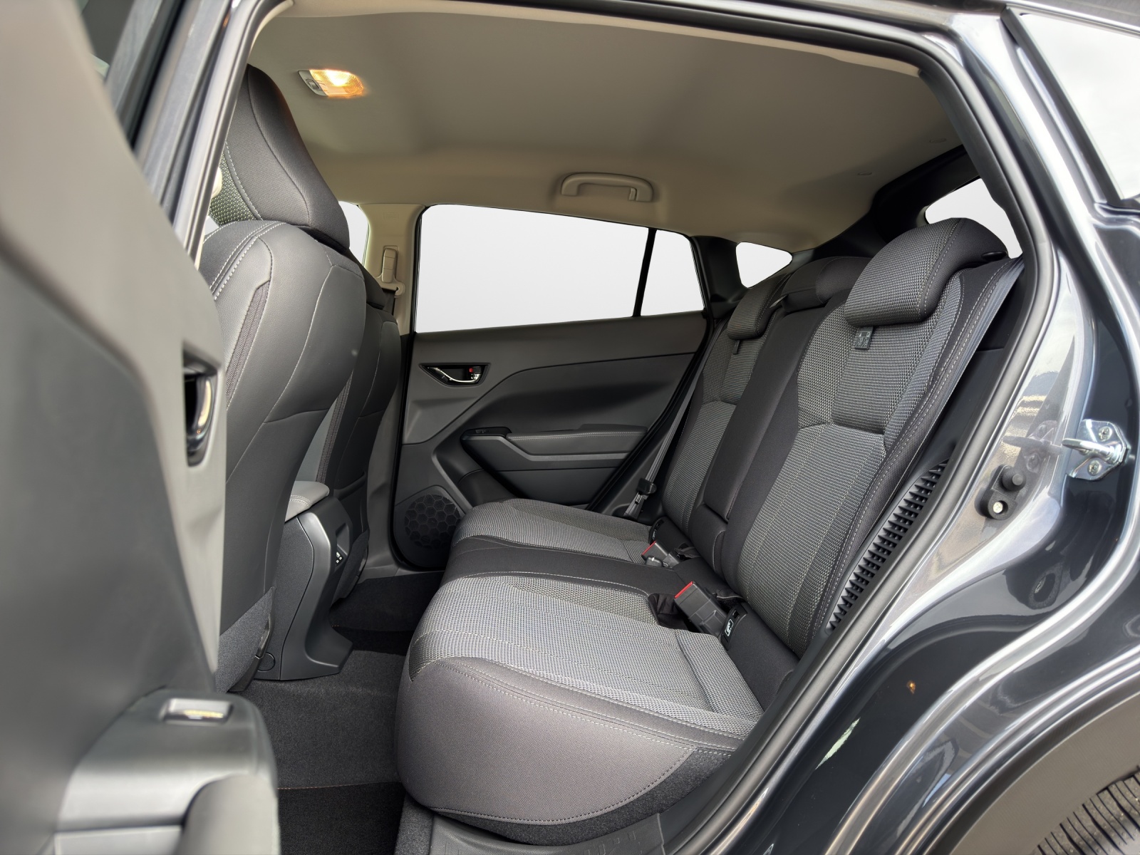 SUBARU Crosstrek 2.0i e-Boxer Passion-image-5
