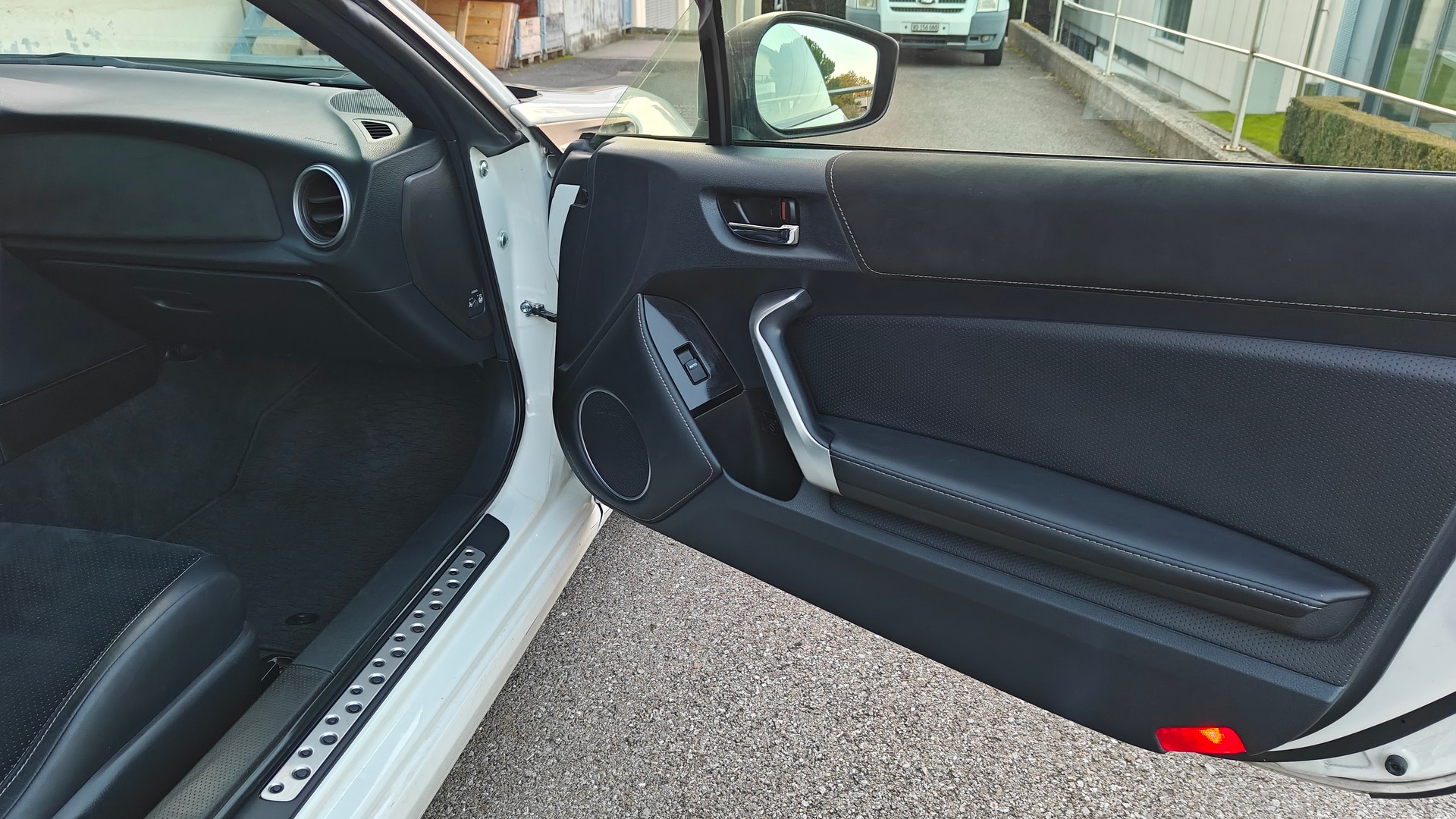 TOYOTA GT 86 2.0 D-4S Sport-image-8