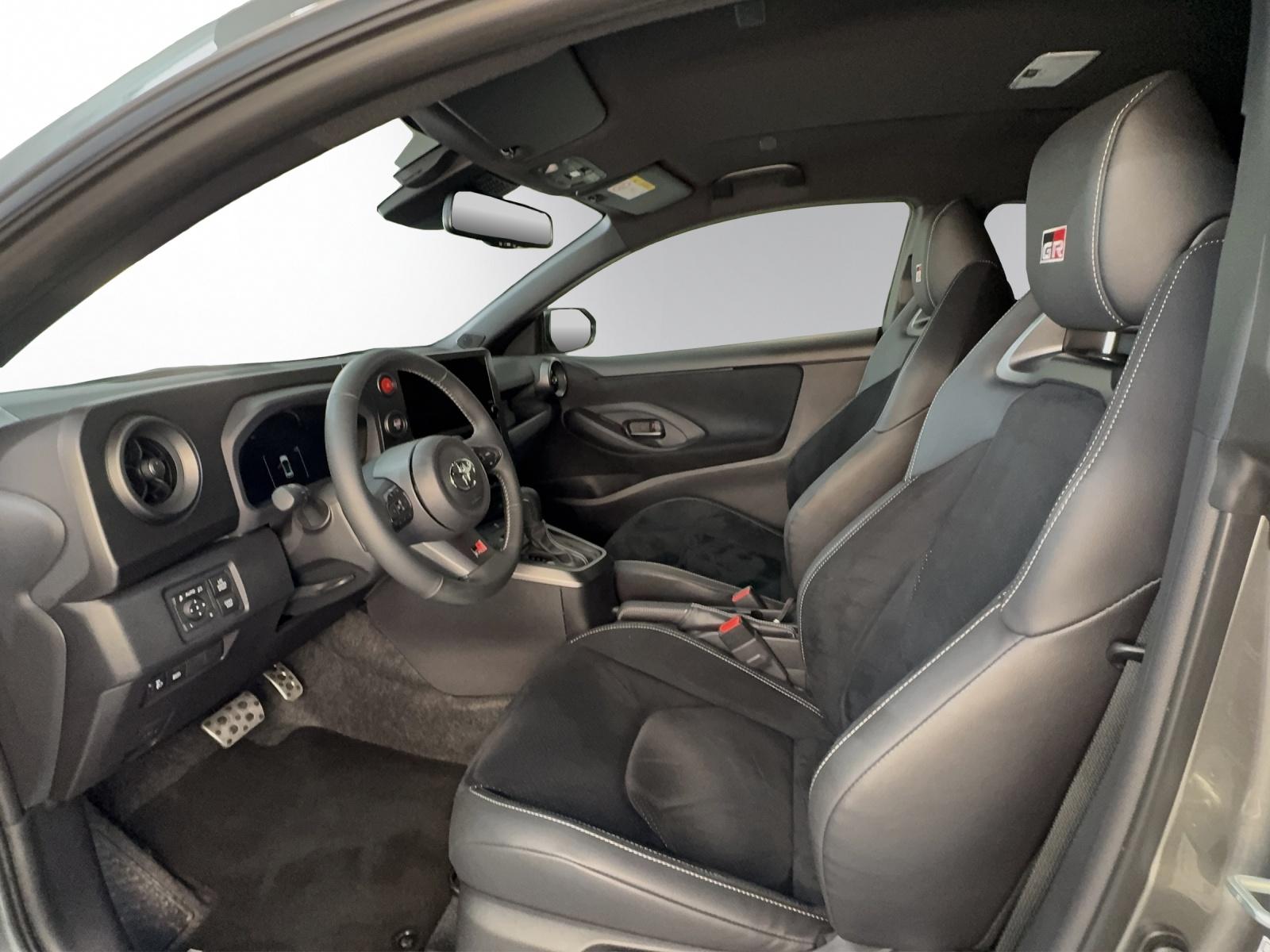 TOYOTA GR Yaris 1.6 Turbo Sport 4x4-image-6