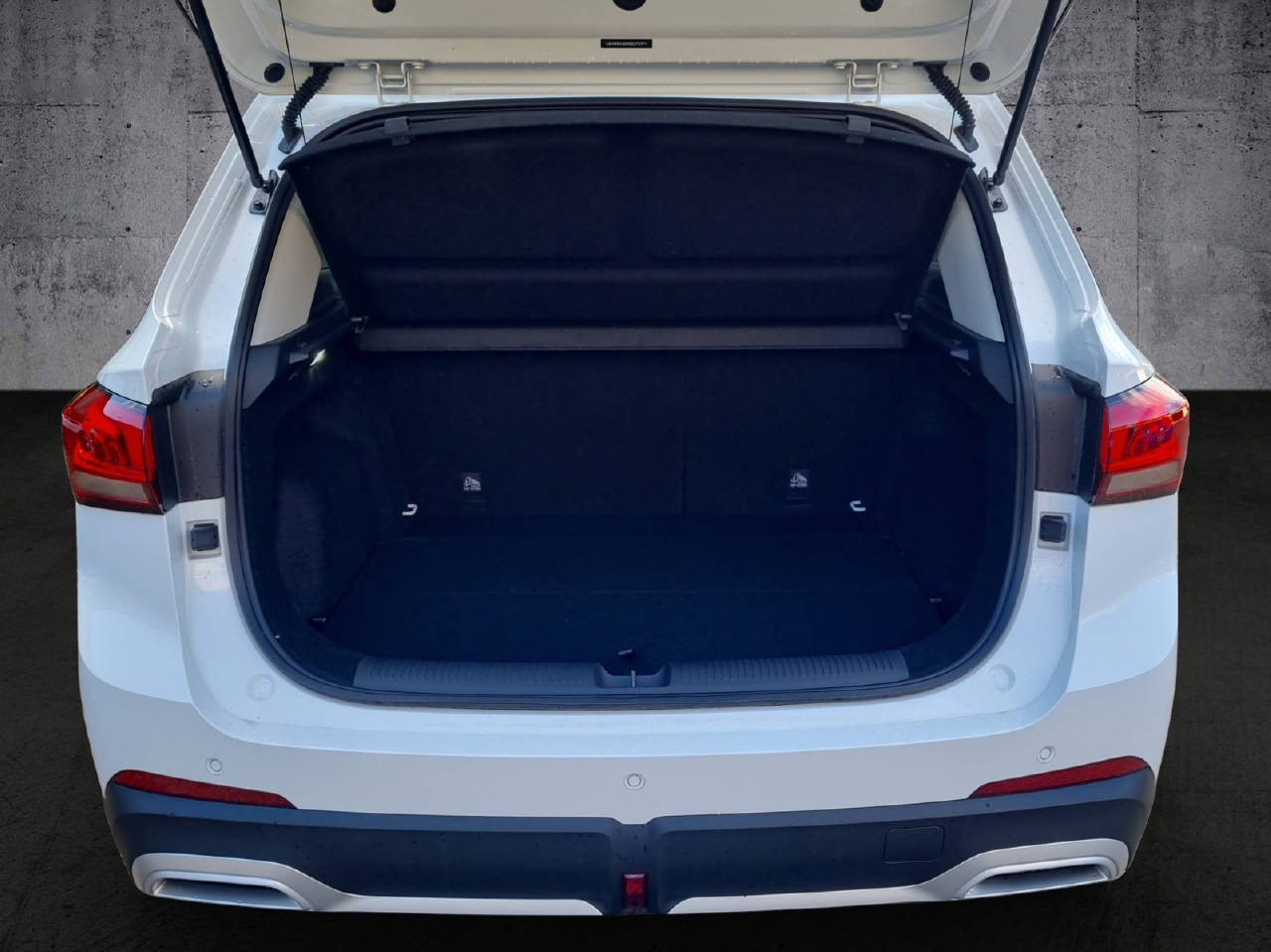 MG ZS 1.5 Hybrid+ Luxury-image-8
