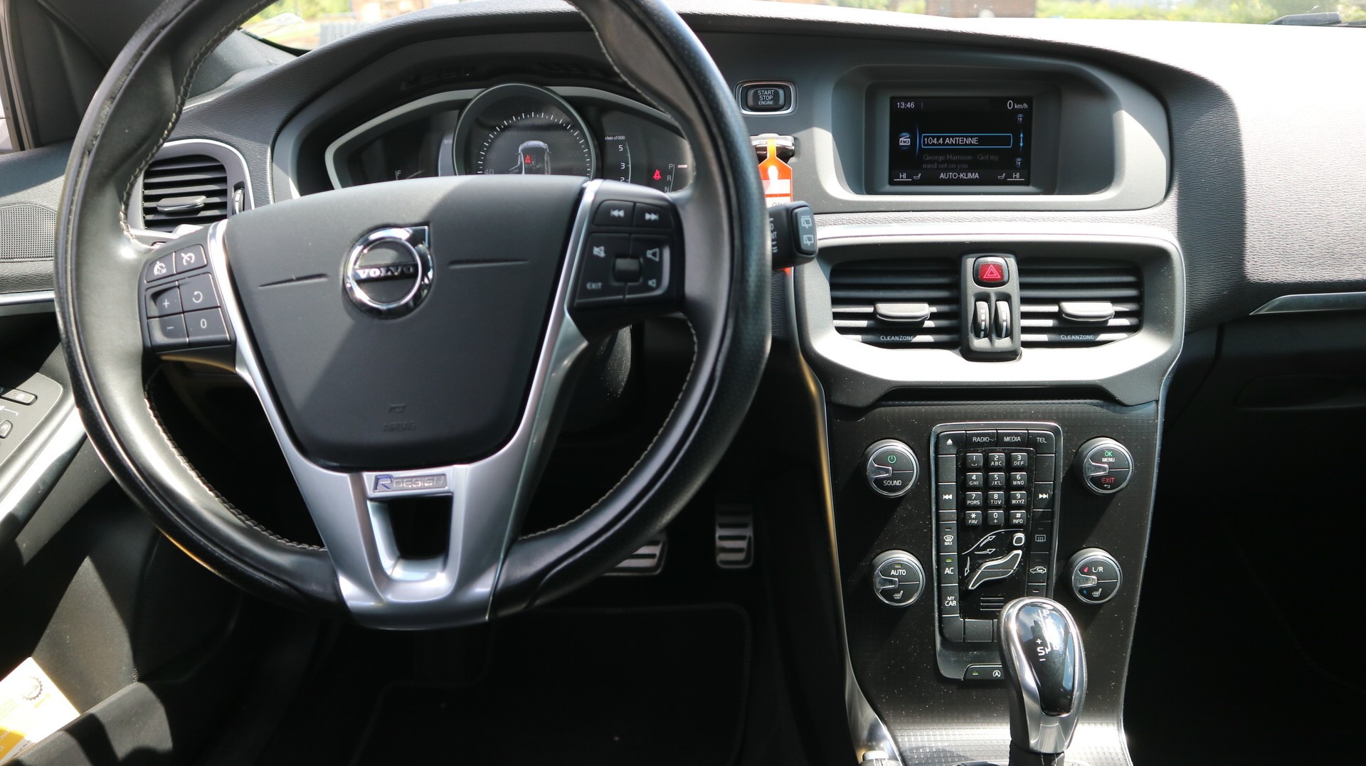 VOLVO V40 D3 Inscription Geartronic-image-7