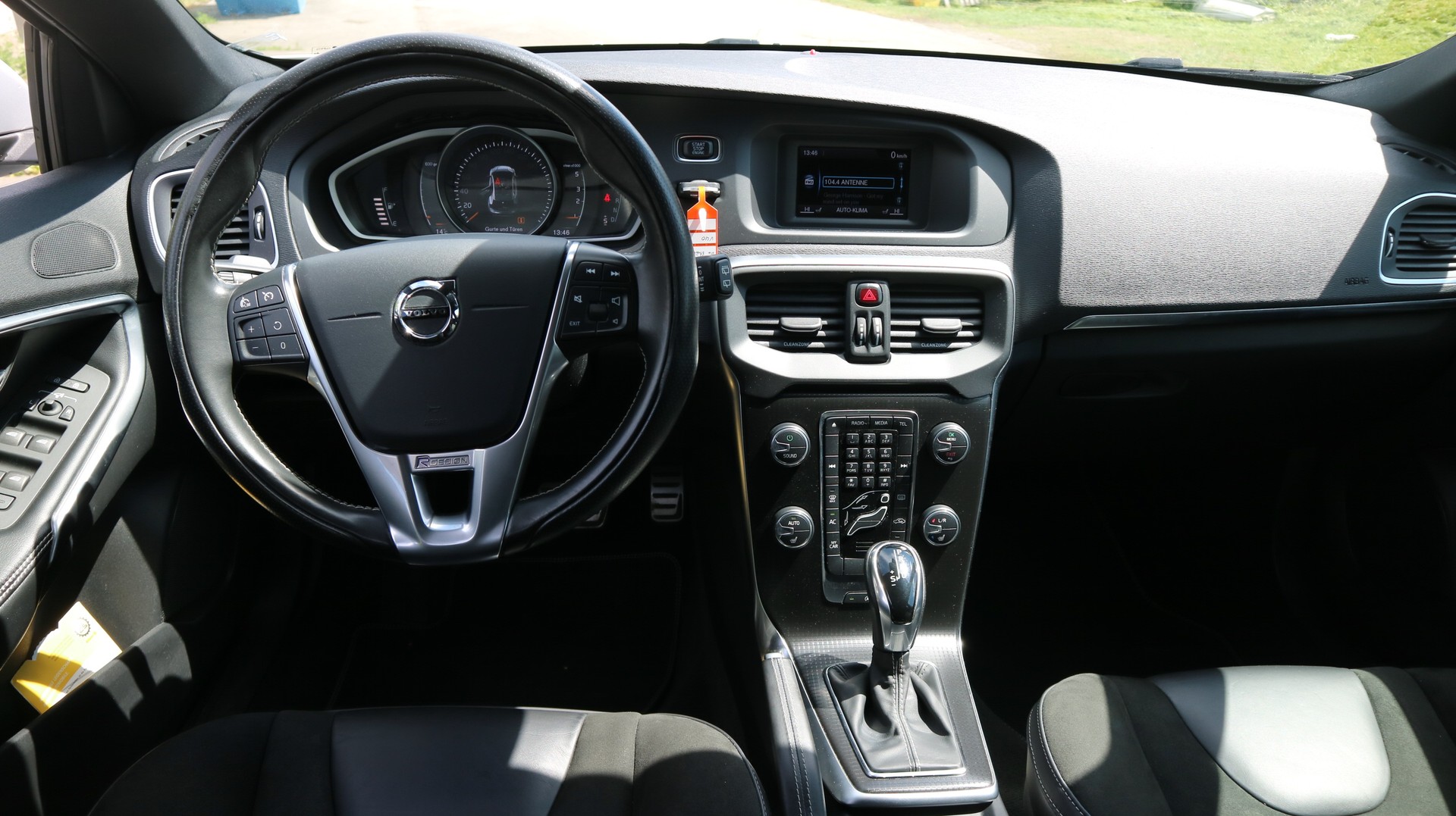 VOLVO V40 D3 Inscription Geartronic-image-8