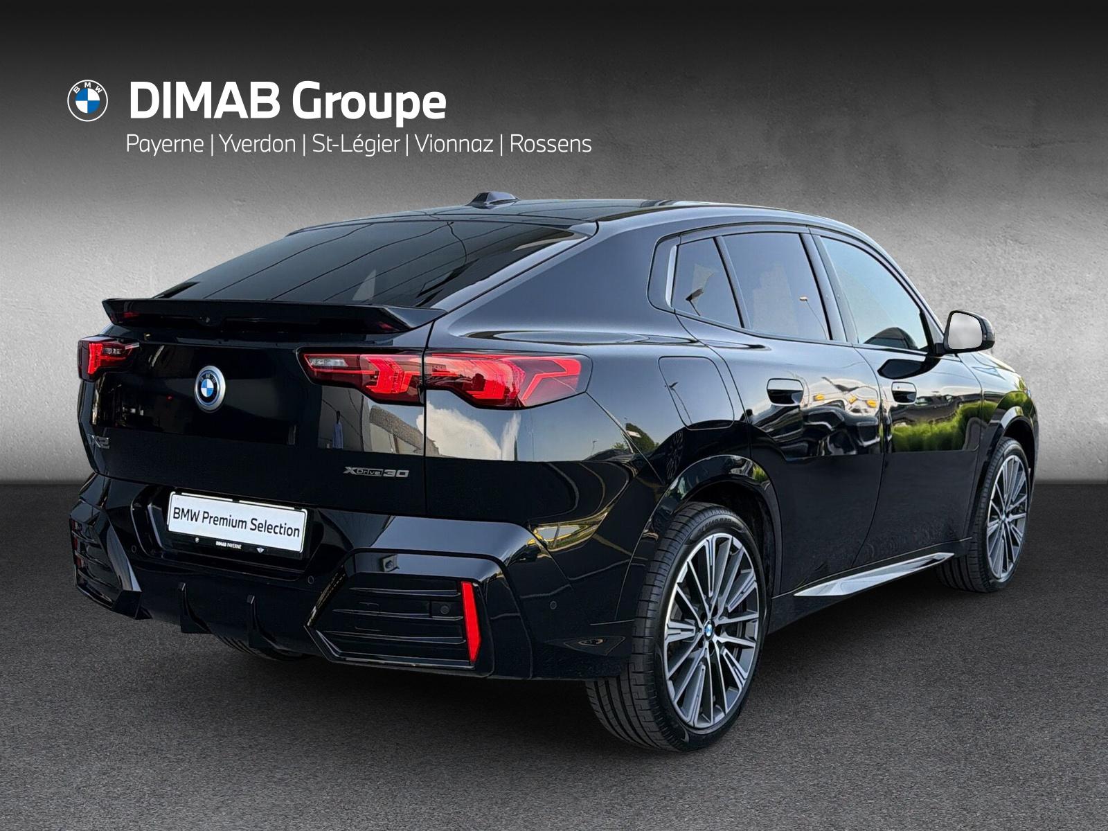BMW iX2 30 M Sport xDrive U10 (CH) AHK ** Leasing à 0.9% ** Roues hiver incluse **-image-5