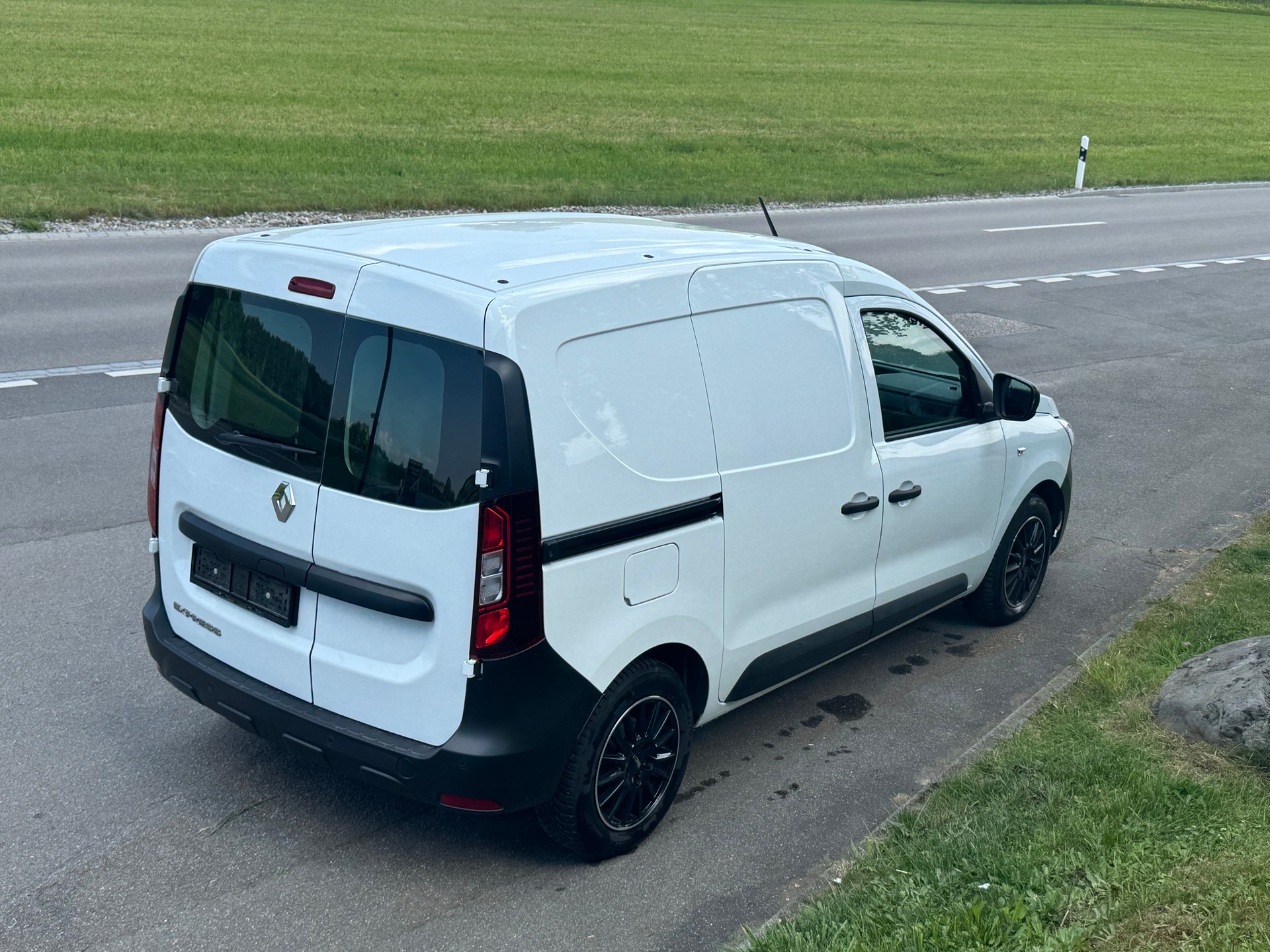 RENAULT Express 1.5 Blue dCi 95 Advance-image-4