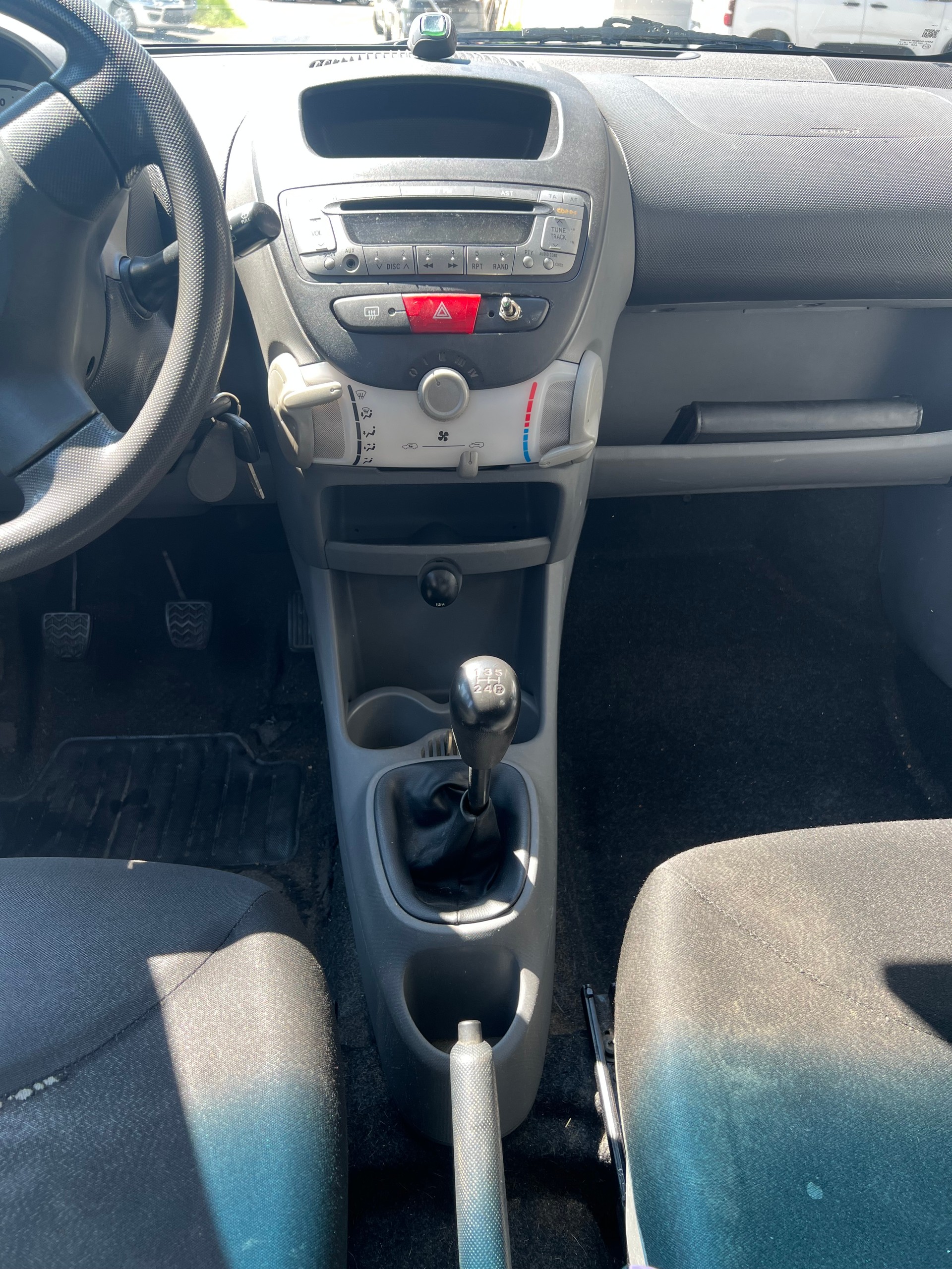 TOYOTA Aygo 1.0 Linea Terra-image-8