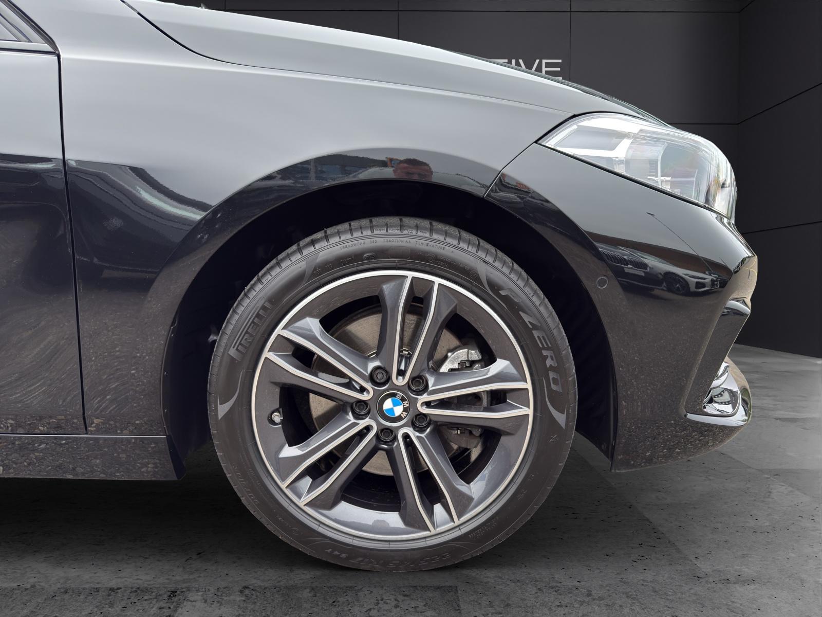 BMW 118i-image-9