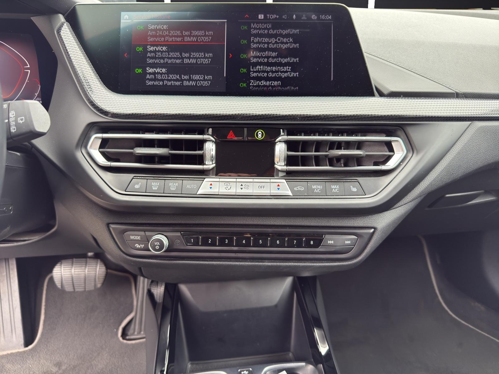 BMW 118i-image-17