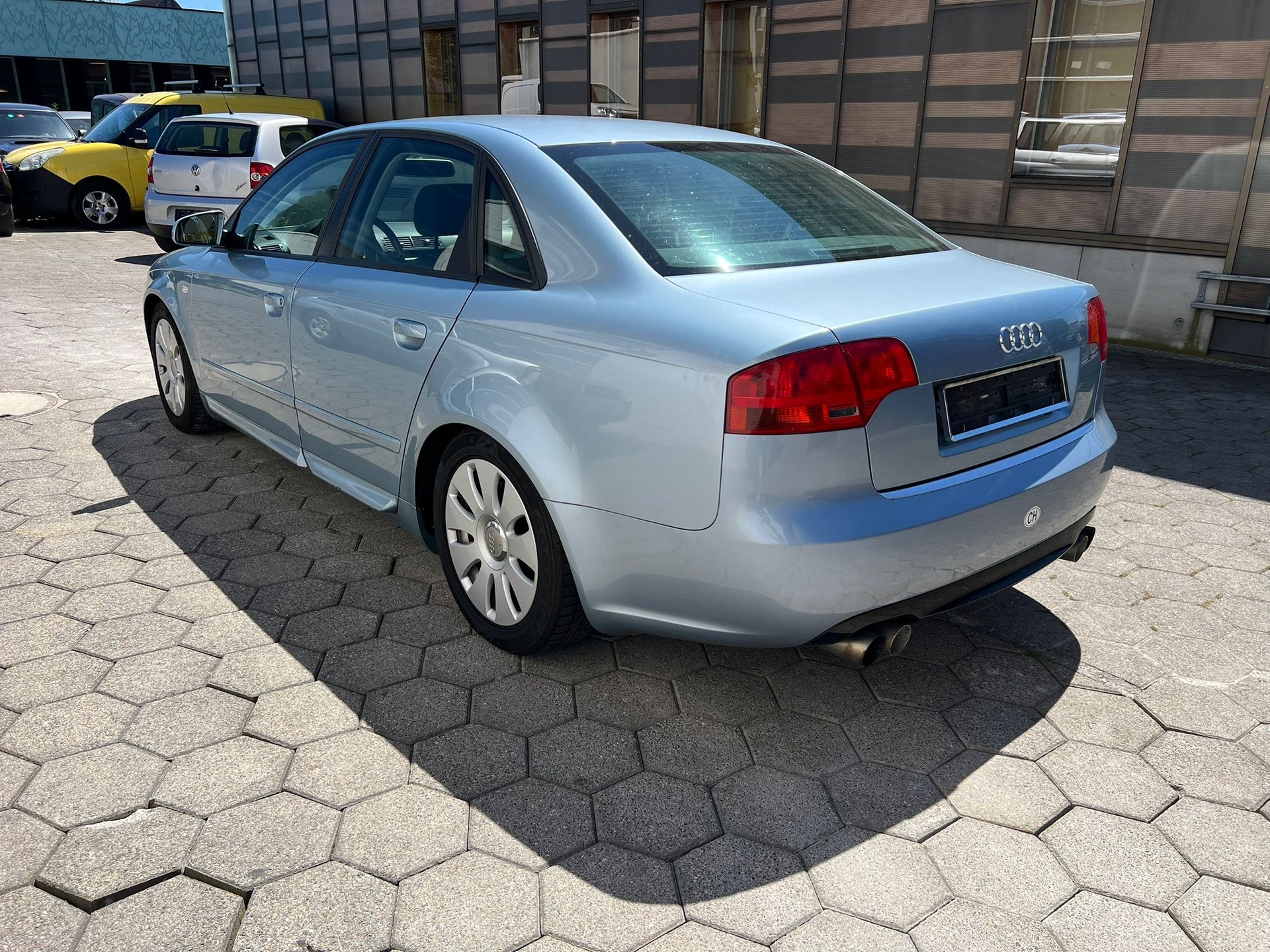 AUDI A4 Limousine 2.0 Turbo FSI-showroom-element-2