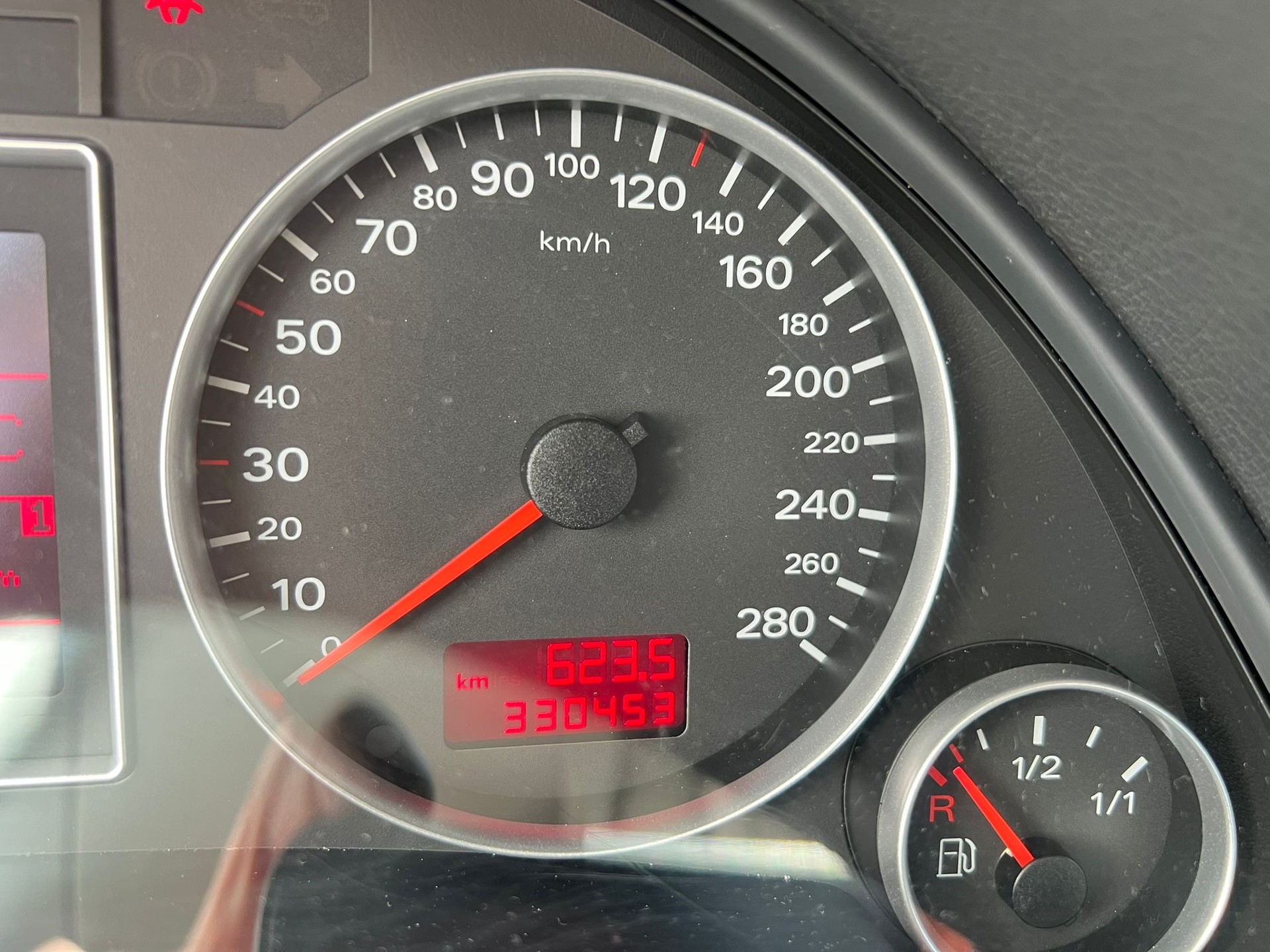 AUDI A4 Limousine 2.0 Turbo FSI-image-7