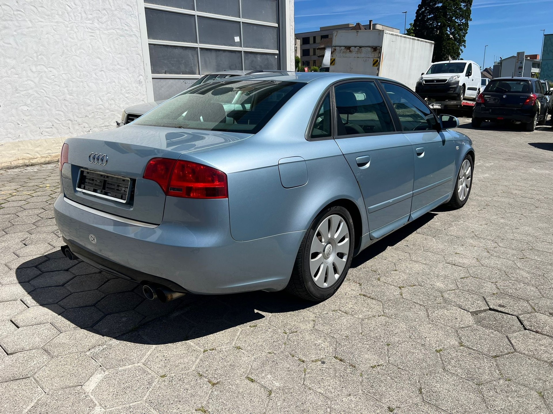 AUDI A4 Limousine 2.0 Turbo FSI-showroom-element-3