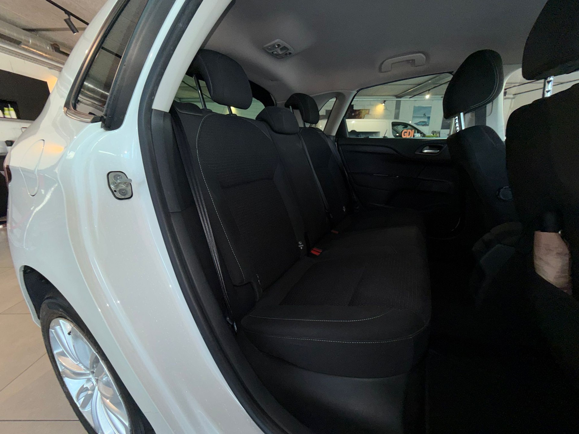 CITROEN C4 1.6 BlueHDi Feel-image-6