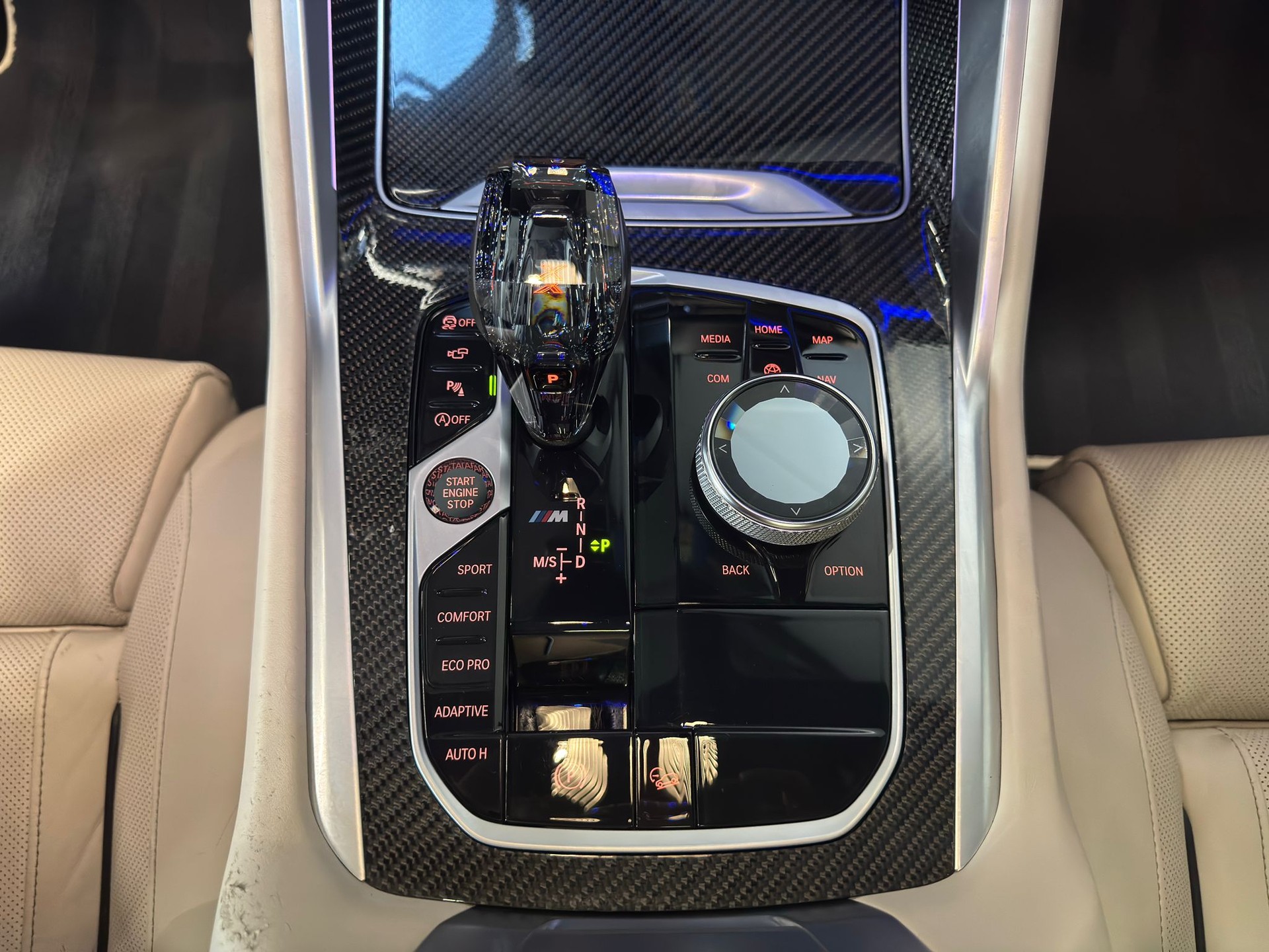 BMW X6 M50i-image-15