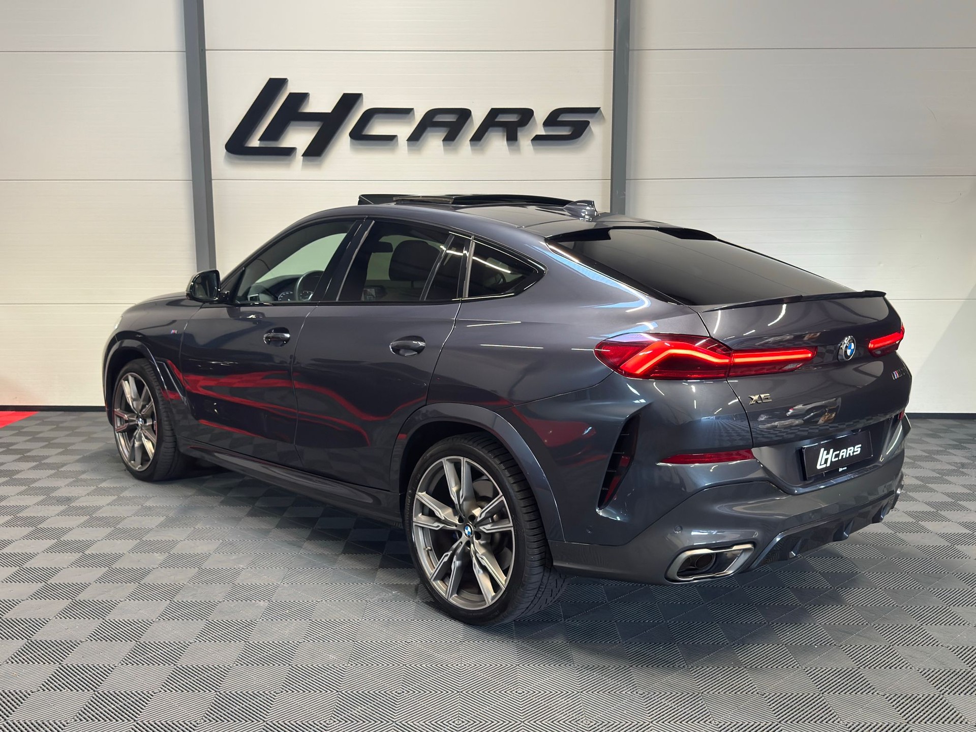 BMW X6 M50i-image-2