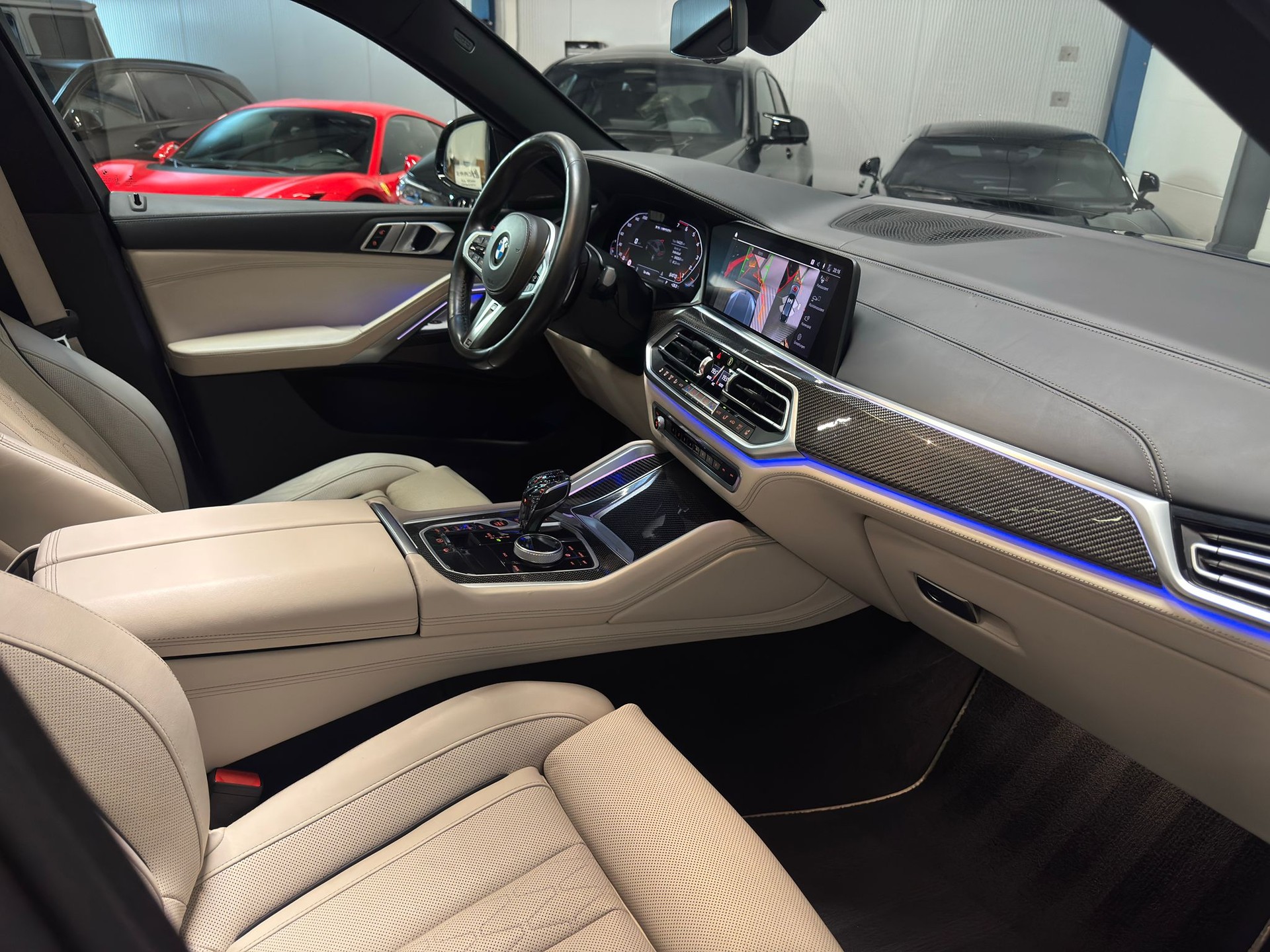 BMW X6 M50i-image-9