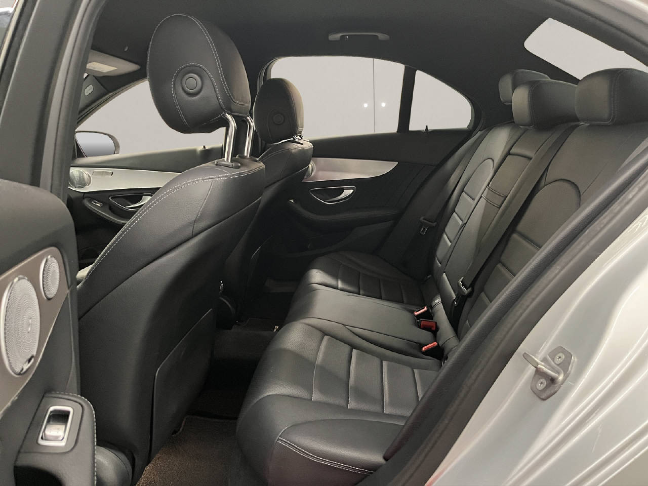 MERCEDES-BENZ C 220 d AMG Line 4matic-image-12