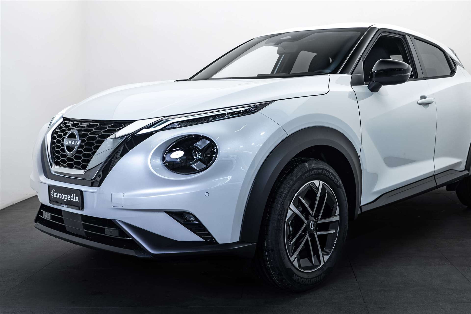 NISSAN Juke 1.0 DIG-T N-Connecta DCT-Automat-showroom-element-1