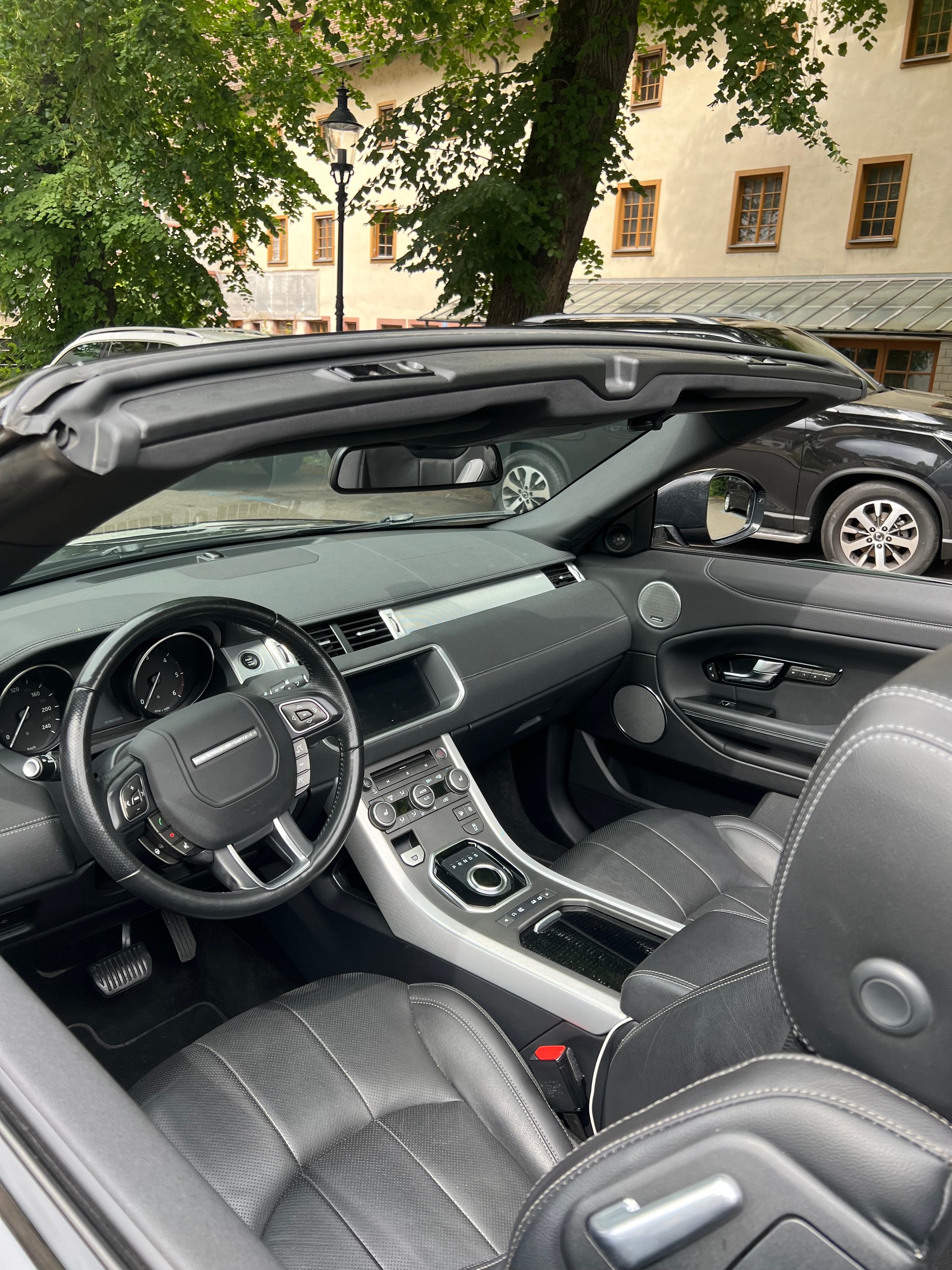 LAND ROVER 2.0 TD4 SE Dynamic-image-2