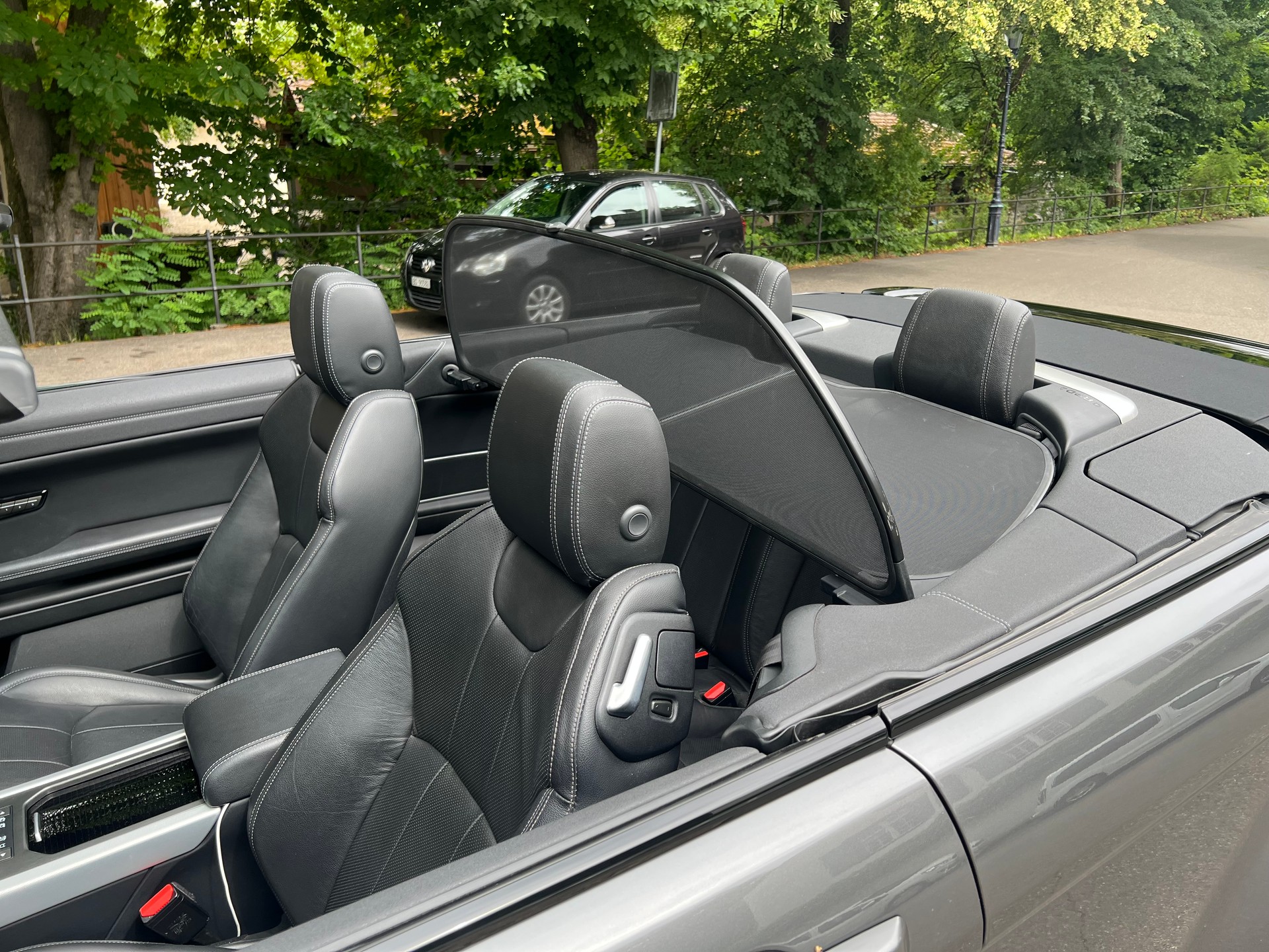 LAND ROVER 2.0 TD4 SE Dynamic-image-16