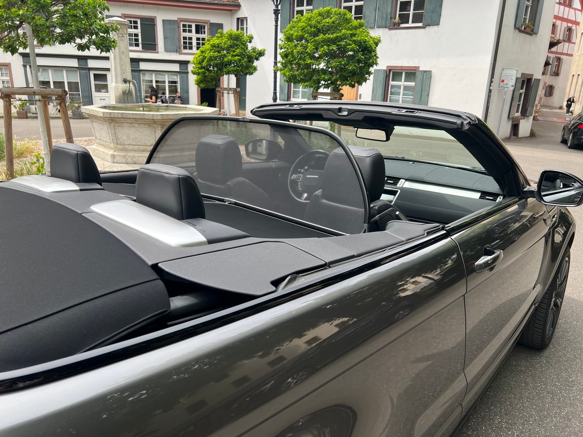 LAND ROVER 2.0 TD4 SE Dynamic-image-15