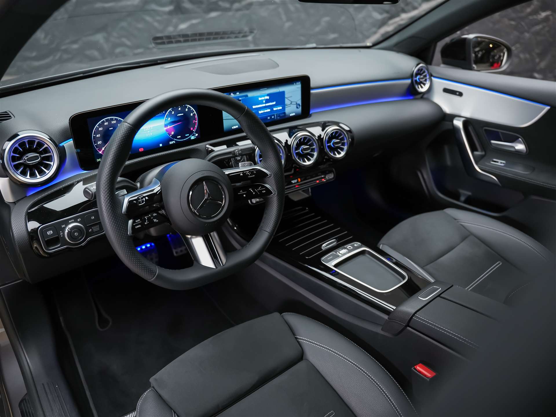 MERCEDES-BENZ A 200 Night Star AMG Line *Werksgarantie*Abstandsregler*-image-8