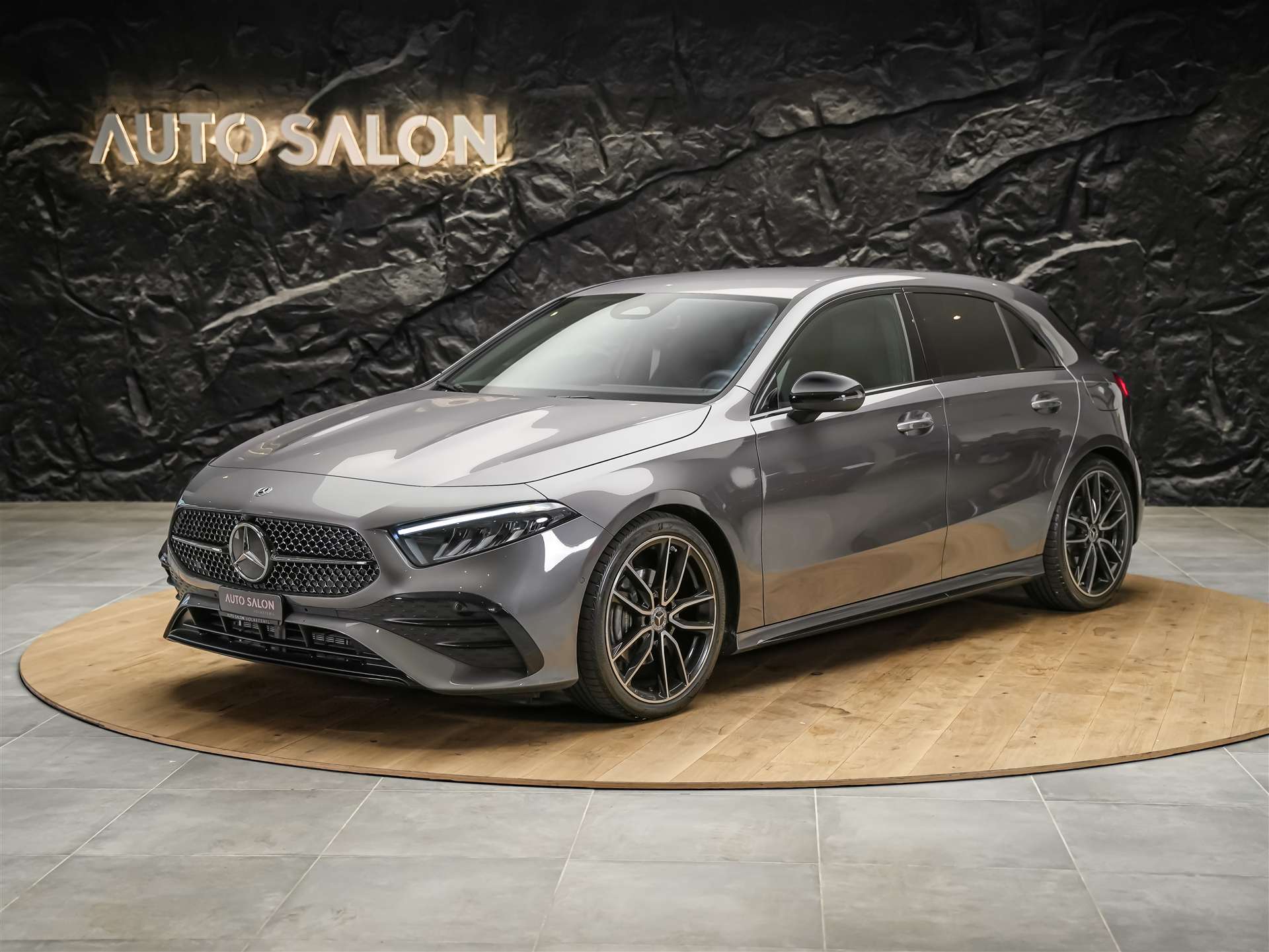 MERCEDES-BENZ A 200 Night Star AMG Line *Werksgarantie*Abstandsregler*-showroom-element-1