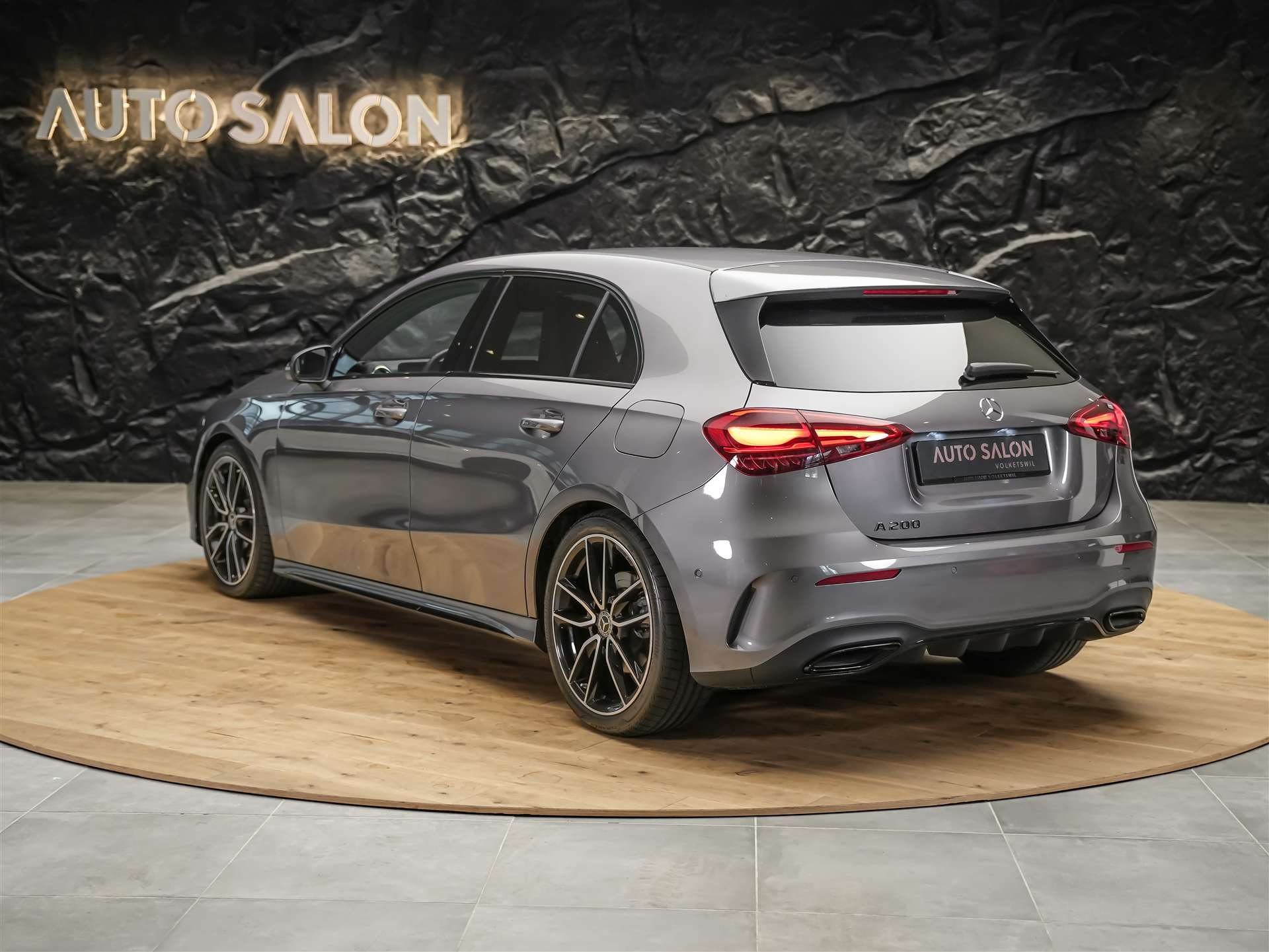 MERCEDES-BENZ A 200 Night Star AMG Line *Werksgarantie*Abstandsregler*-showroom-element-3