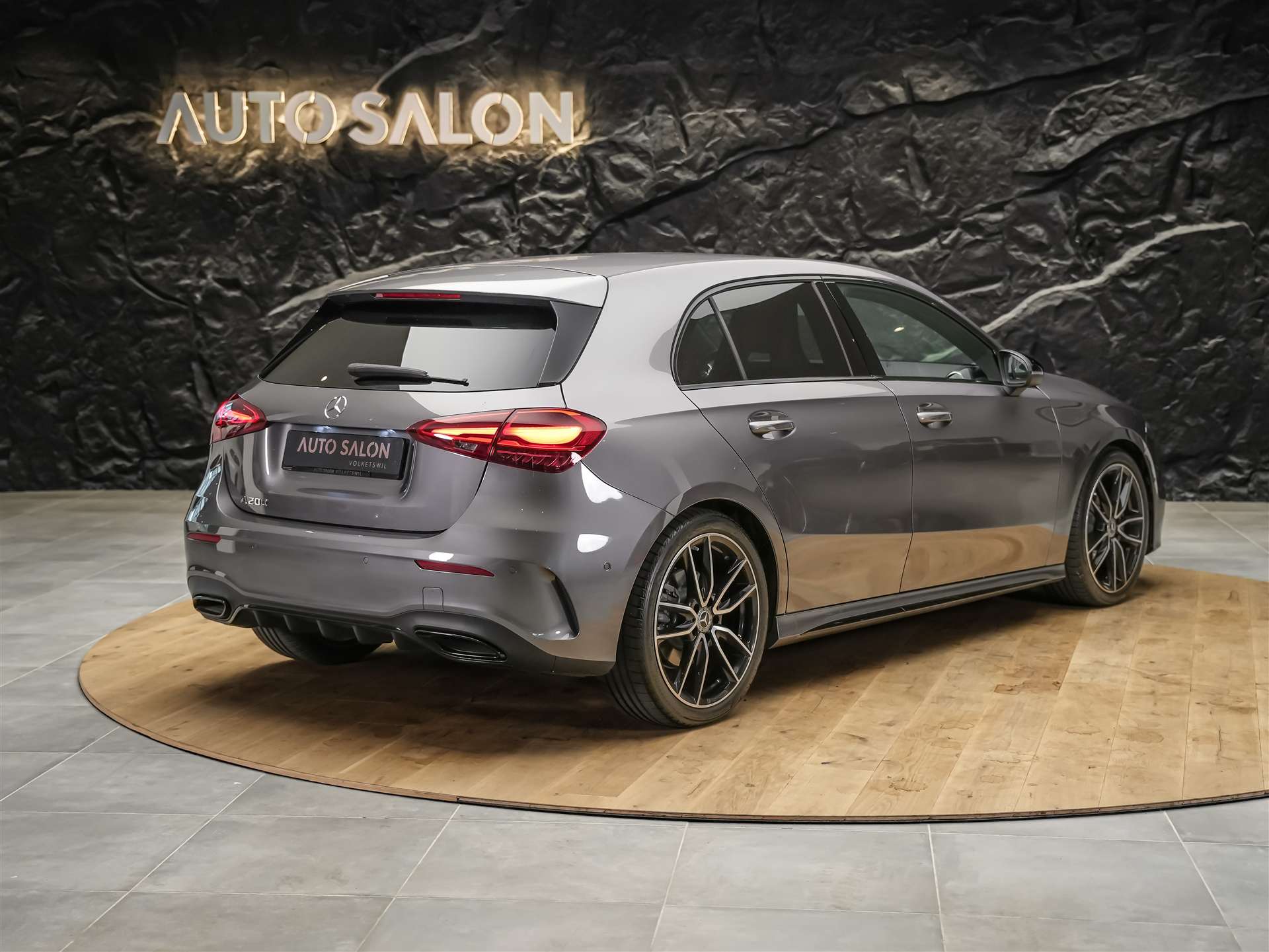 MERCEDES-BENZ A 200 Night Star AMG Line *Werksgarantie*Abstandsregler*-image-5