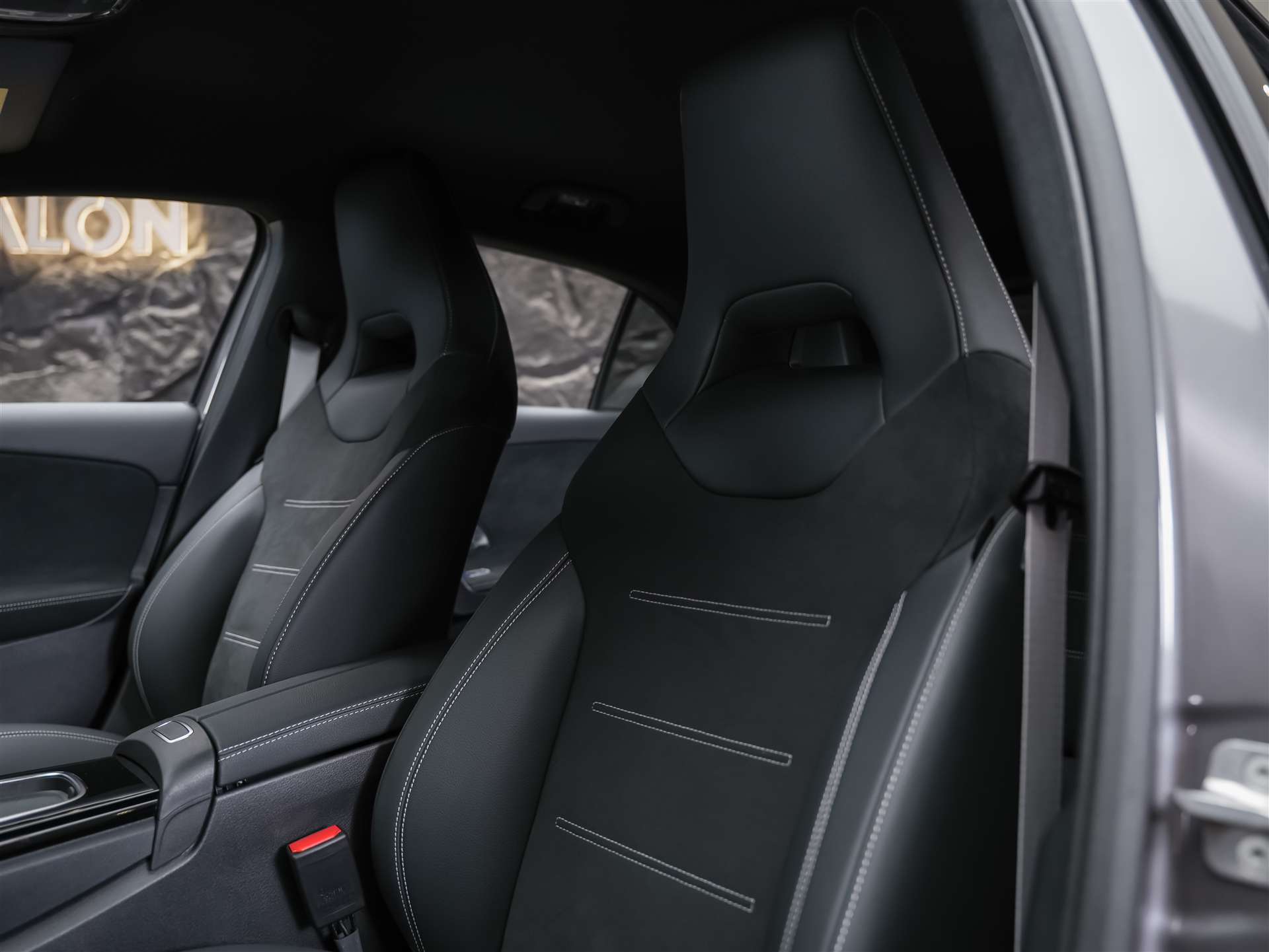 MERCEDES-BENZ A 200 Night Star AMG Line *Werksgarantie*Abstandsregler*-image-10