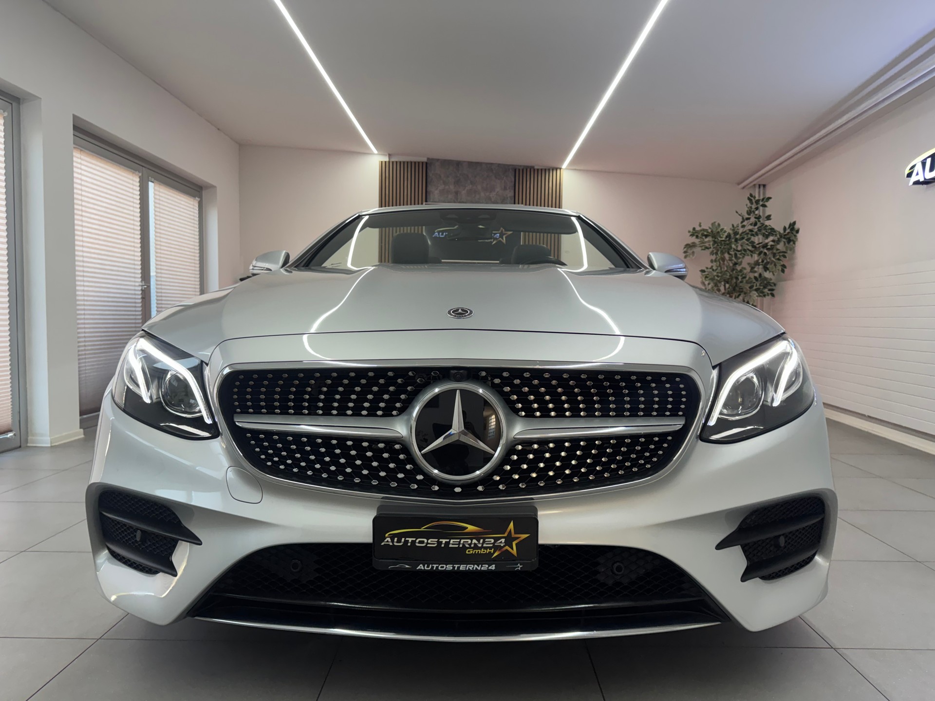 MERCEDES-BENZ E 200 Cabriolet AMG Line 9G-Tronic*CH-Fahrzeug*-showroom-element-2