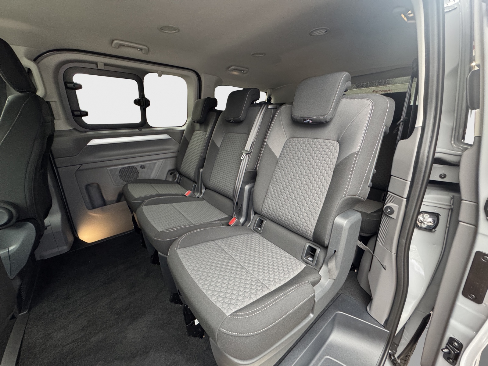 VW Caravelle 2.0 TDI Life Aut.8 4 Motion-image-12