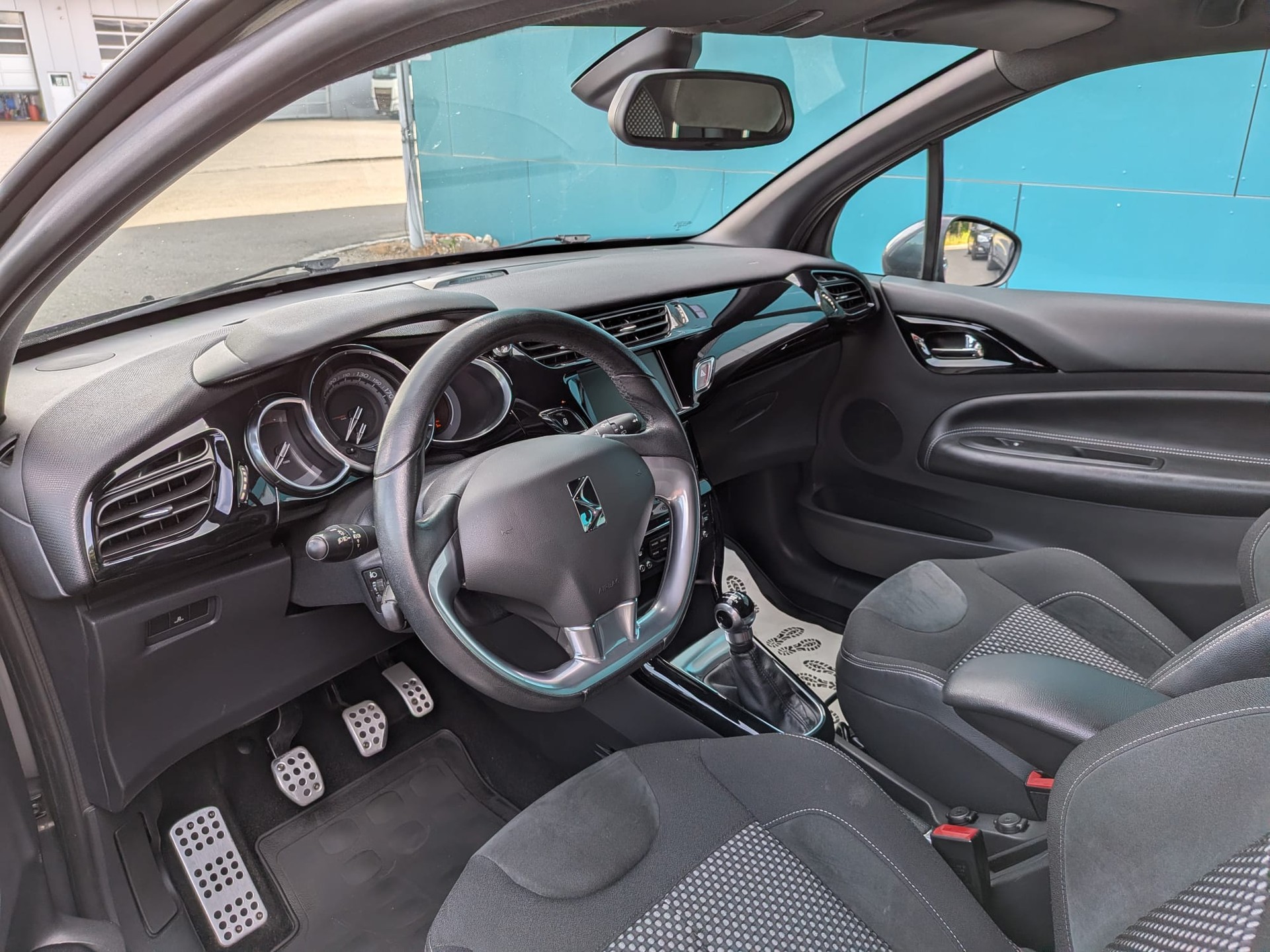 DS AUTOMOBILES DS3 1.6 VTi Ultra Prestige-image-5