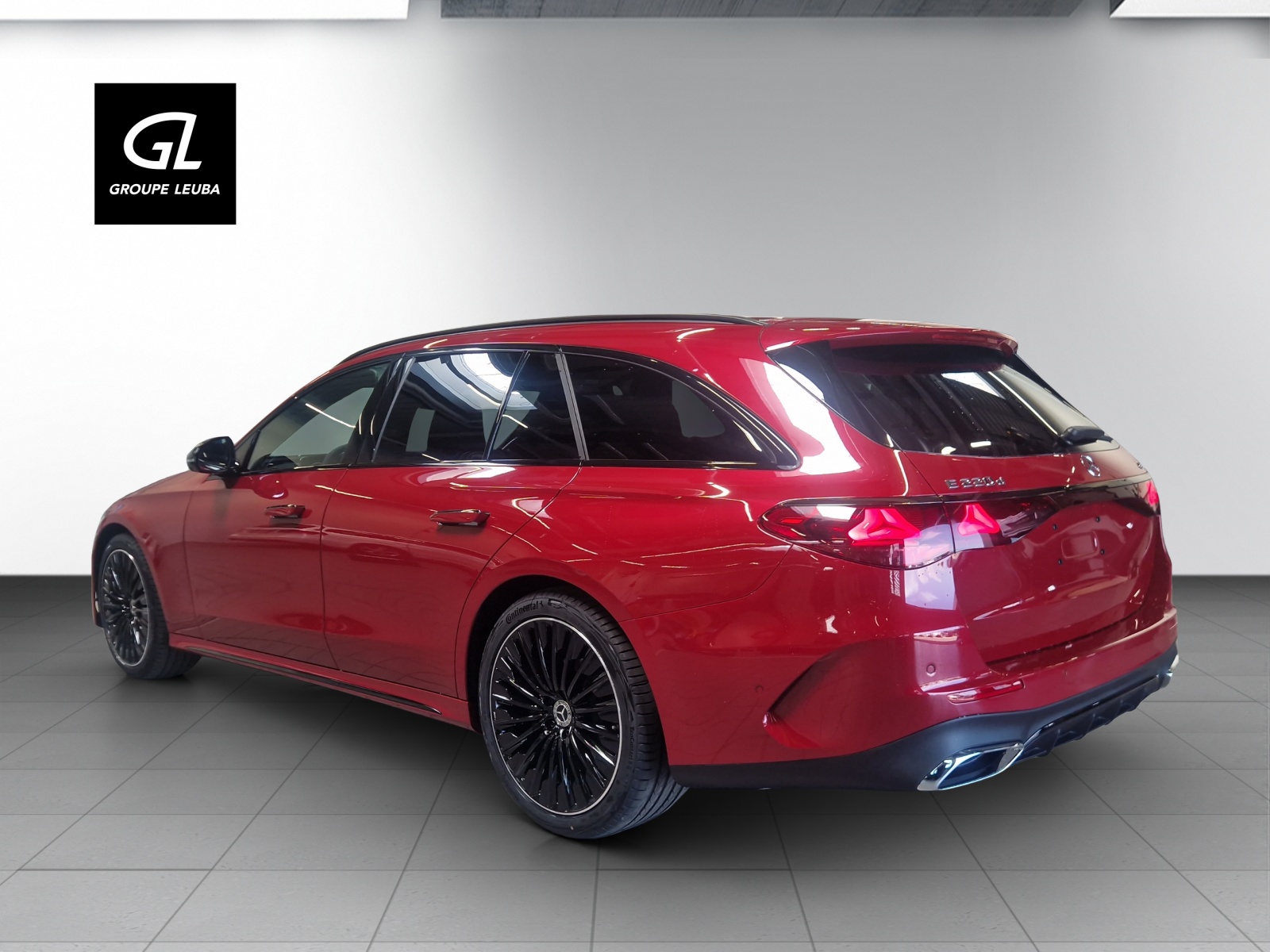 MERCEDES-BENZ E 220 d T 4Matic 9G-Tronic-showroom-element-3