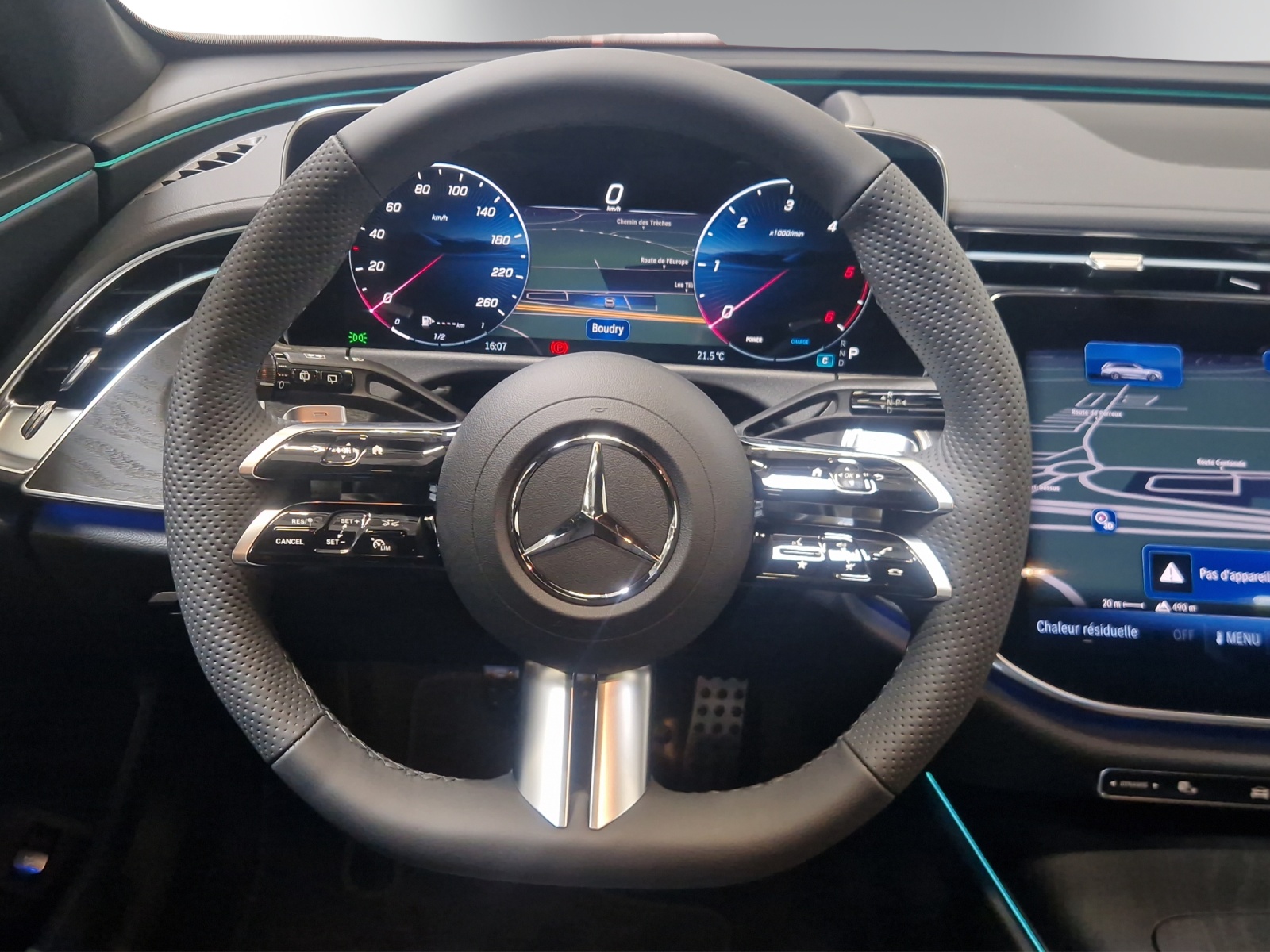 MERCEDES-BENZ E 220 d T 4Matic 9G-Tronic-image-12