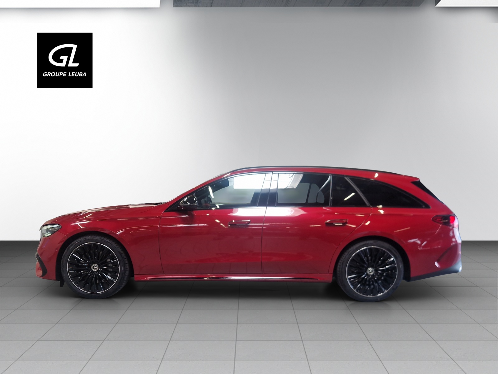 MERCEDES-BENZ E 220 d T 4Matic 9G-Tronic-showroom-element-2