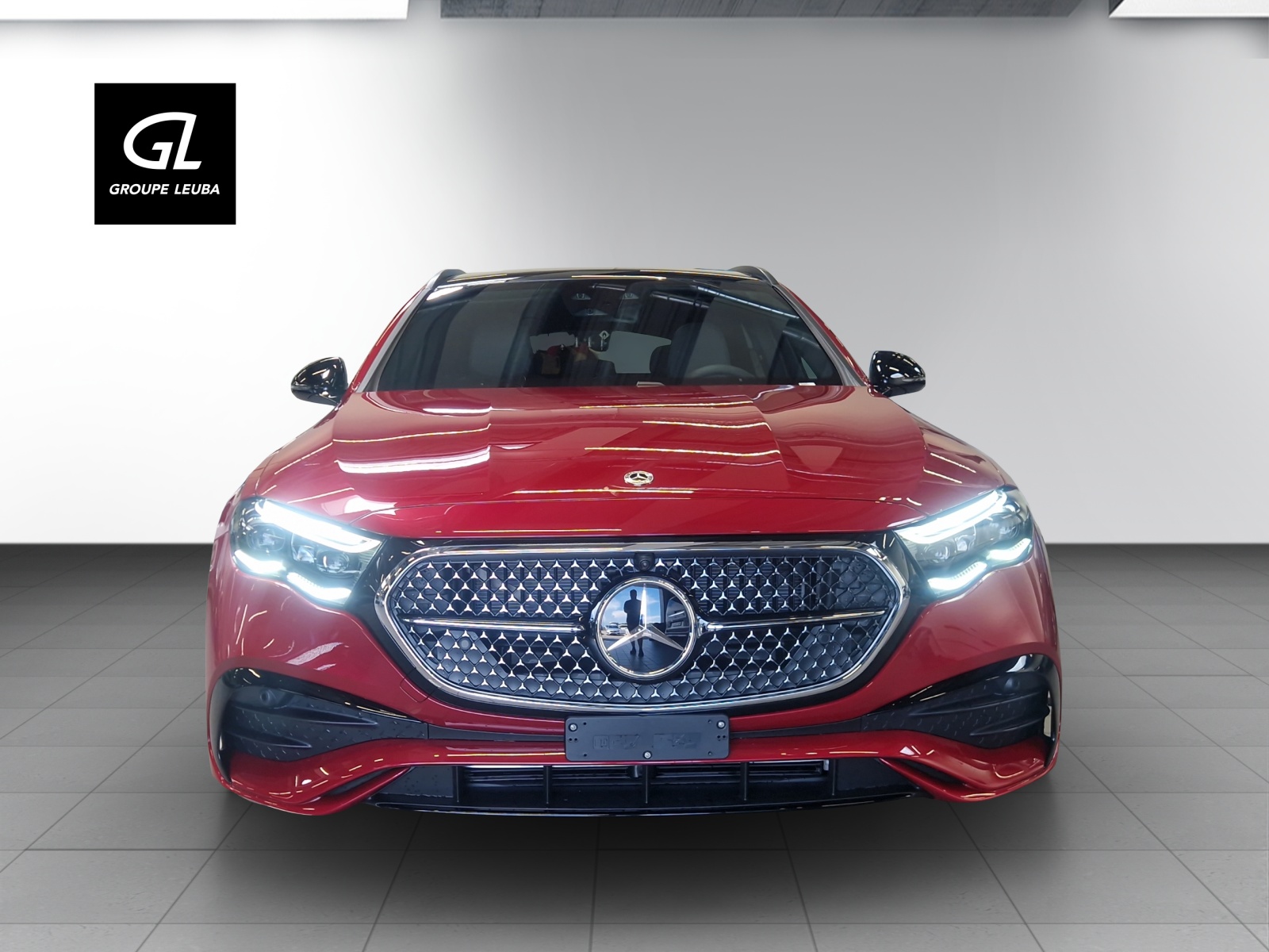 MERCEDES-BENZ E 220 d T 4Matic 9G-Tronic-showroom-element-1