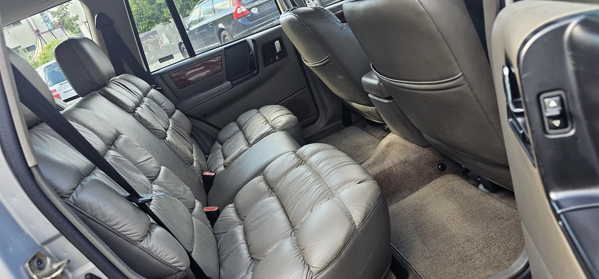 JEEP Grand Cherokee 5.2 Limited Automatic-image-9