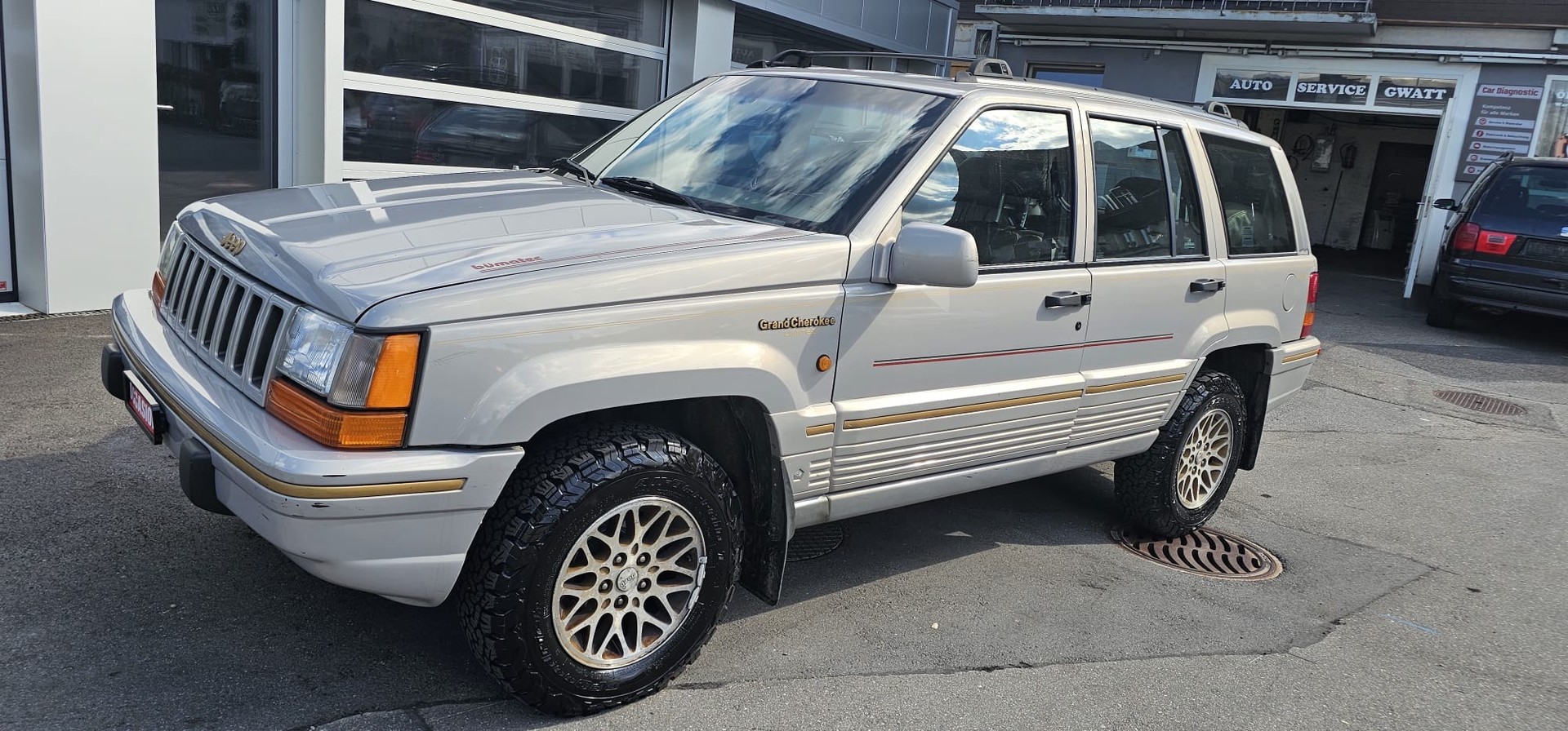 JEEP Grand Cherokee 5.2 Limited Automatic-image-1