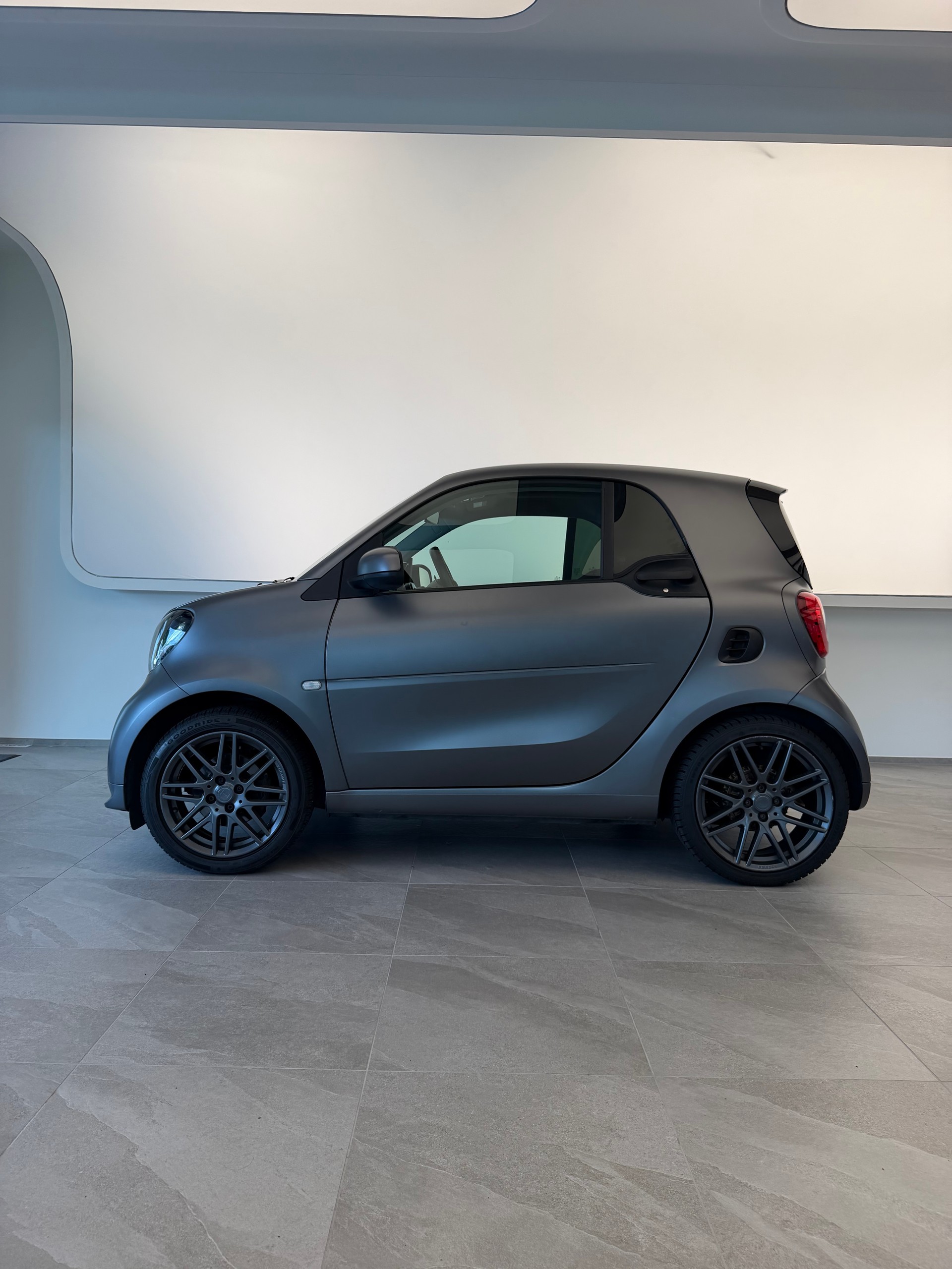 SMART fortwo prime Brabus-showroom-element-2
