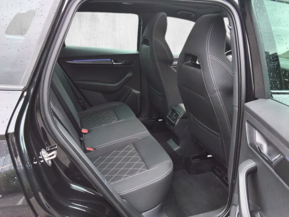 SKODA Karoq 2.0 TDI CR Sport Line 4x4 DSG-image-9