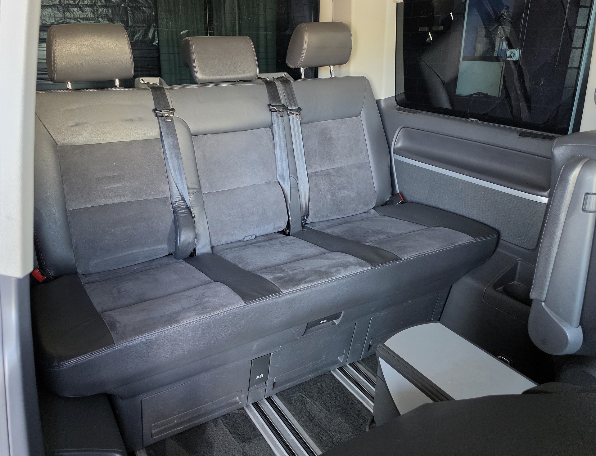 VW T5 Multivan 2.0 TDI 180 Highline DSG 4Motion-image-7